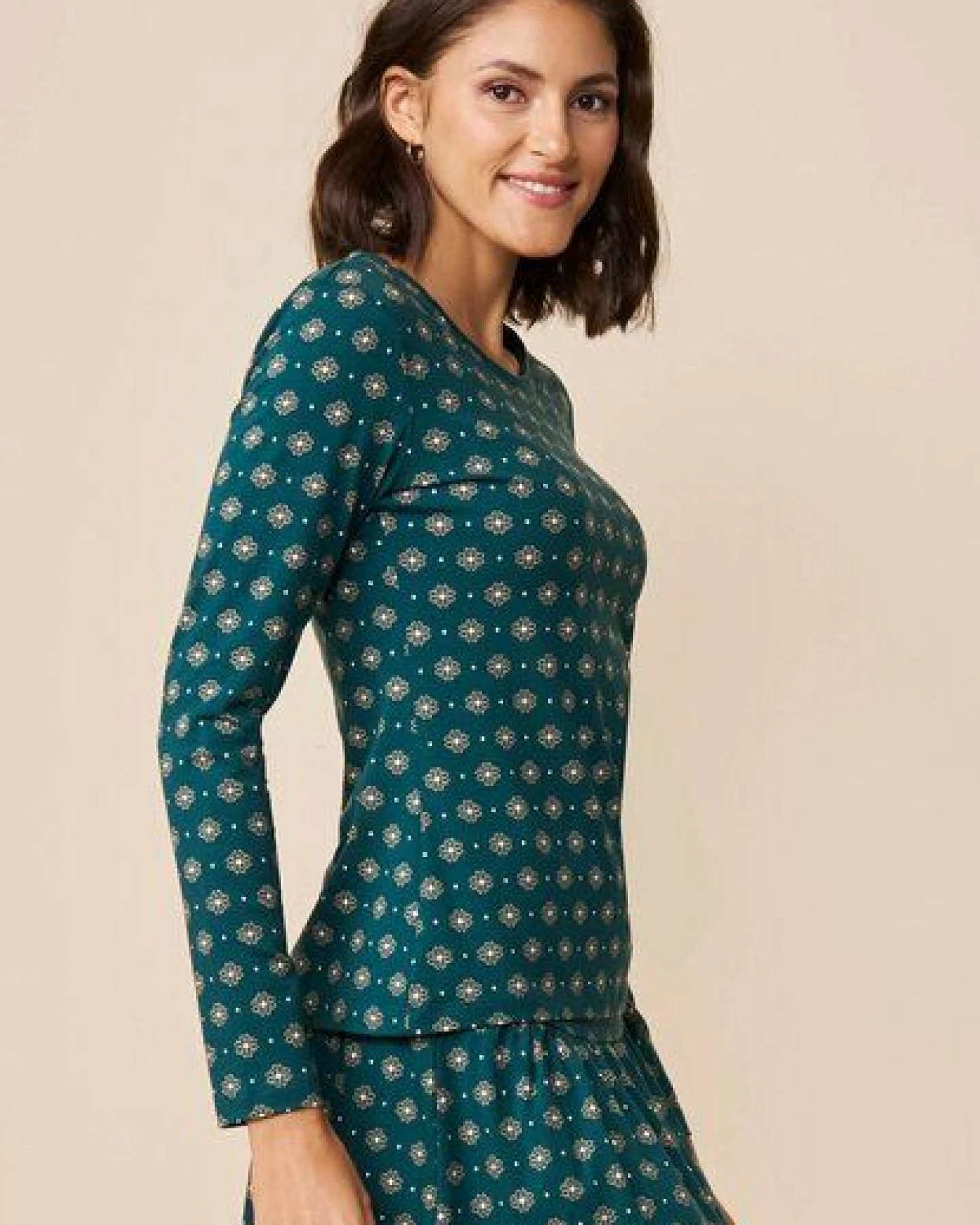 LANA Organic Shirt, Modell Nina – Ansicht 3
