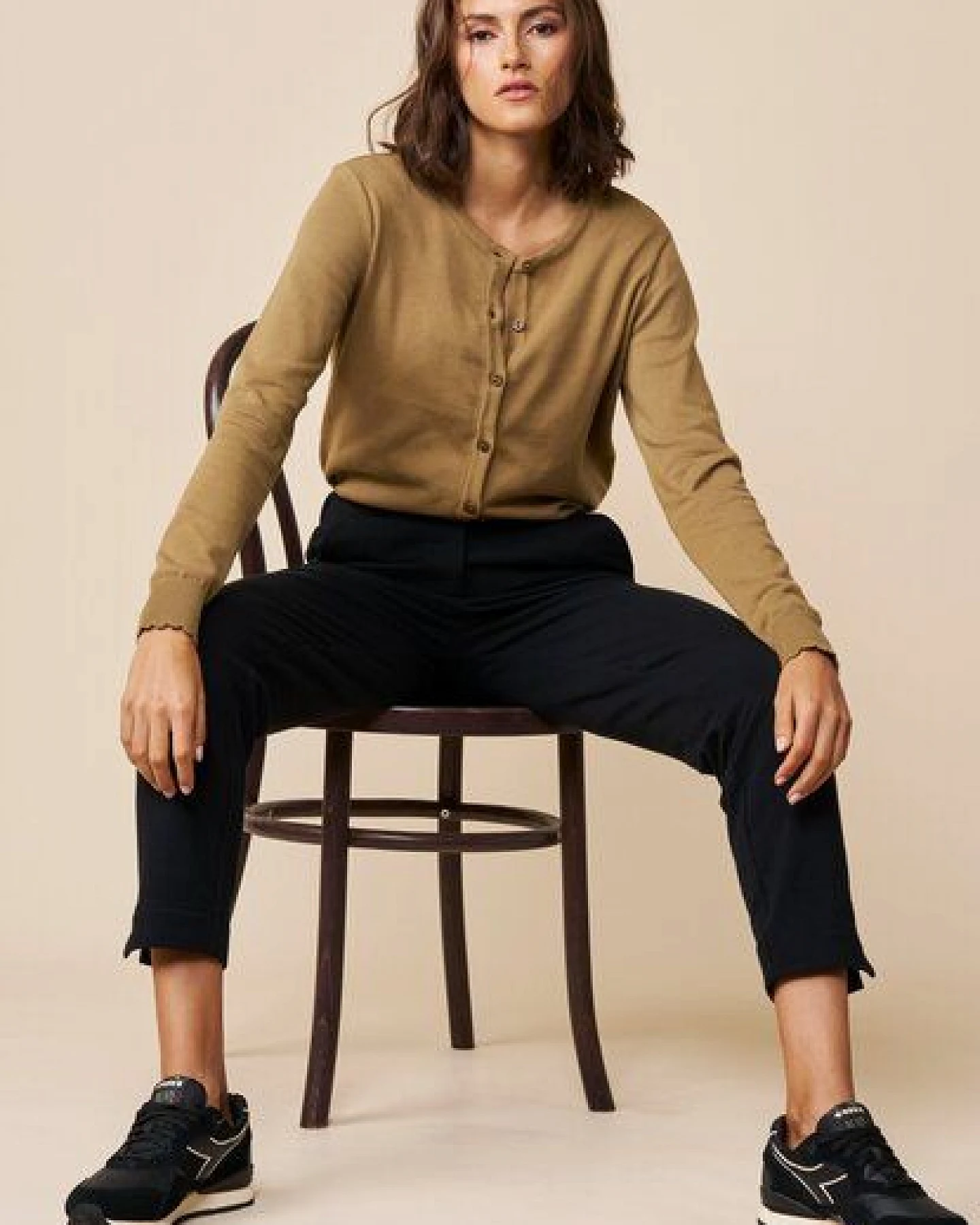 LANA Organic Strickjacke aus Bio Baumwolle, Modell Sophia – Ansicht 2