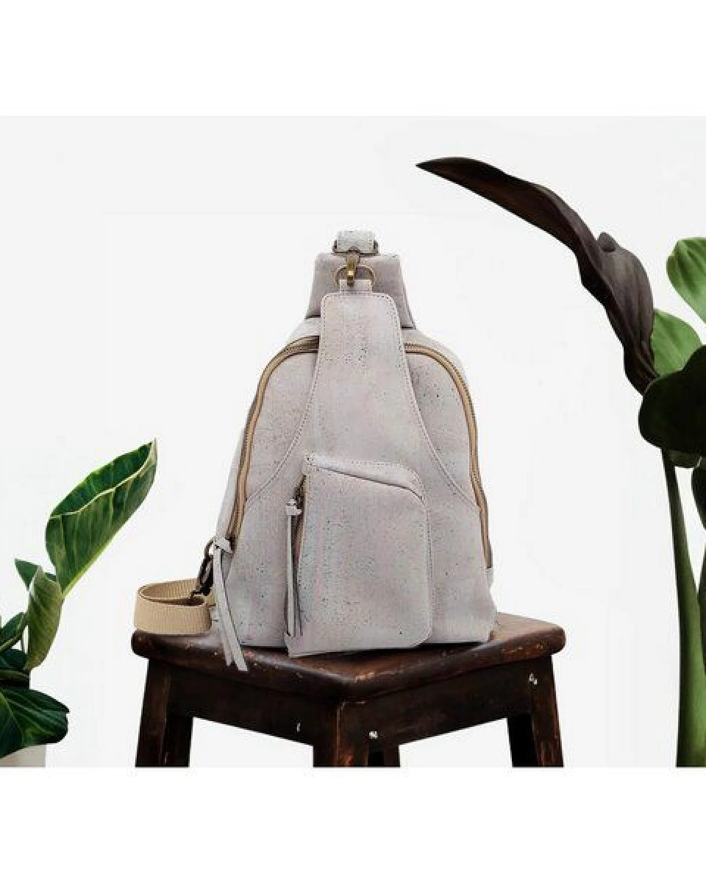 Kork-Deko Moderner Freizeit-Rucksack aus hellgrauem Kork – vegan, elegant & nachhaltig – Ansicht 4