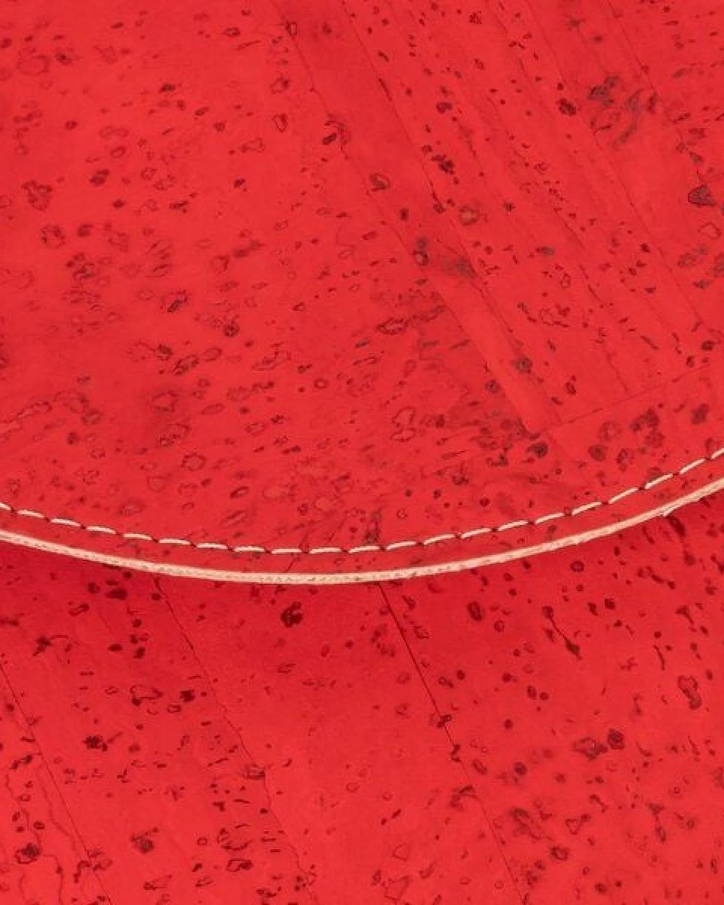 Kork-Deko Kleine rote Kork-Clutch – vegan, leicht & nachhaltig handgefertigt – Ansicht 4
