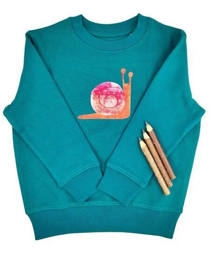 Meladi Kinder Sweater aus Biobaumwolle - Schnecke auf Forrest Green