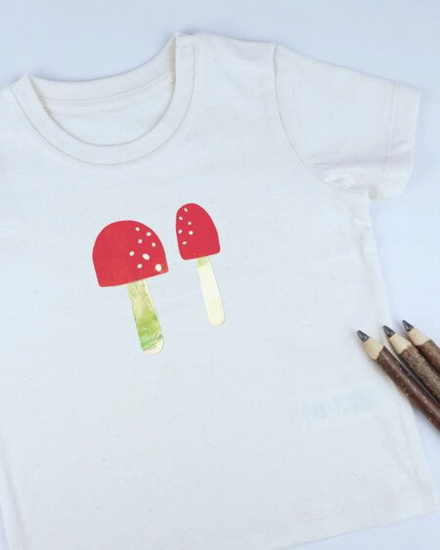 MELAdi Kinder Shirt aus Biobaumwolle - Pilze auf Natural Raw – Ansicht 4