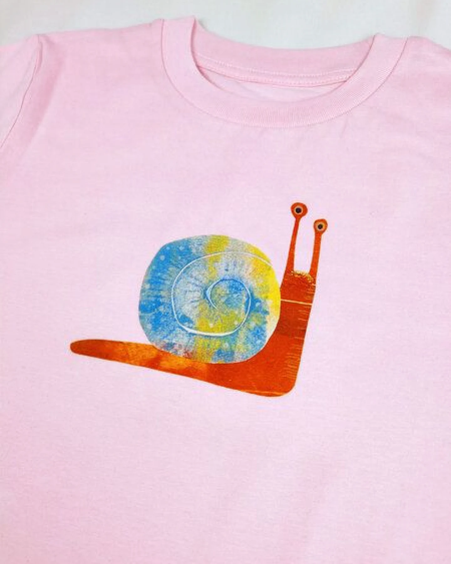 Meladi Kinder Shirt aus Biobaumwolle - Schnecke auf Pink – Ansicht 3