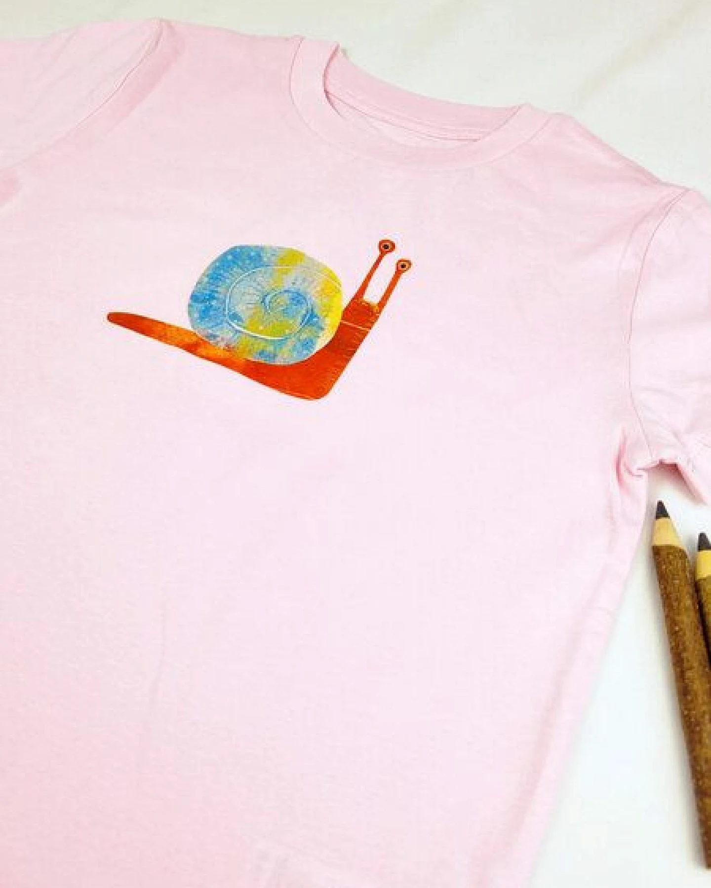 Meladi Kinder Shirt aus Biobaumwolle - Schnecke auf Pink – Ansicht 2