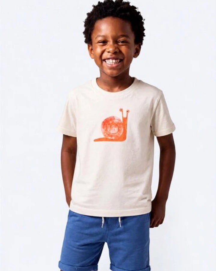 MELAdi Kinder Shirt aus Biobaumwolle - Rote Schnecke auf Natural Raw