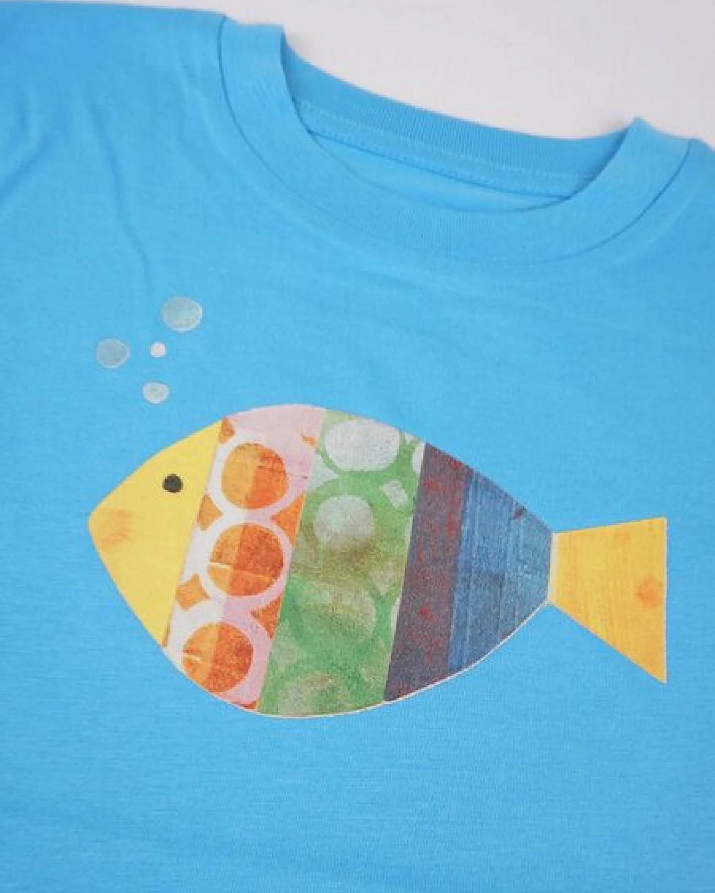 MELAdi Kinder Shirt aus Biobaumwolle - Fisch auf Aqua Blue – Ansicht 3
