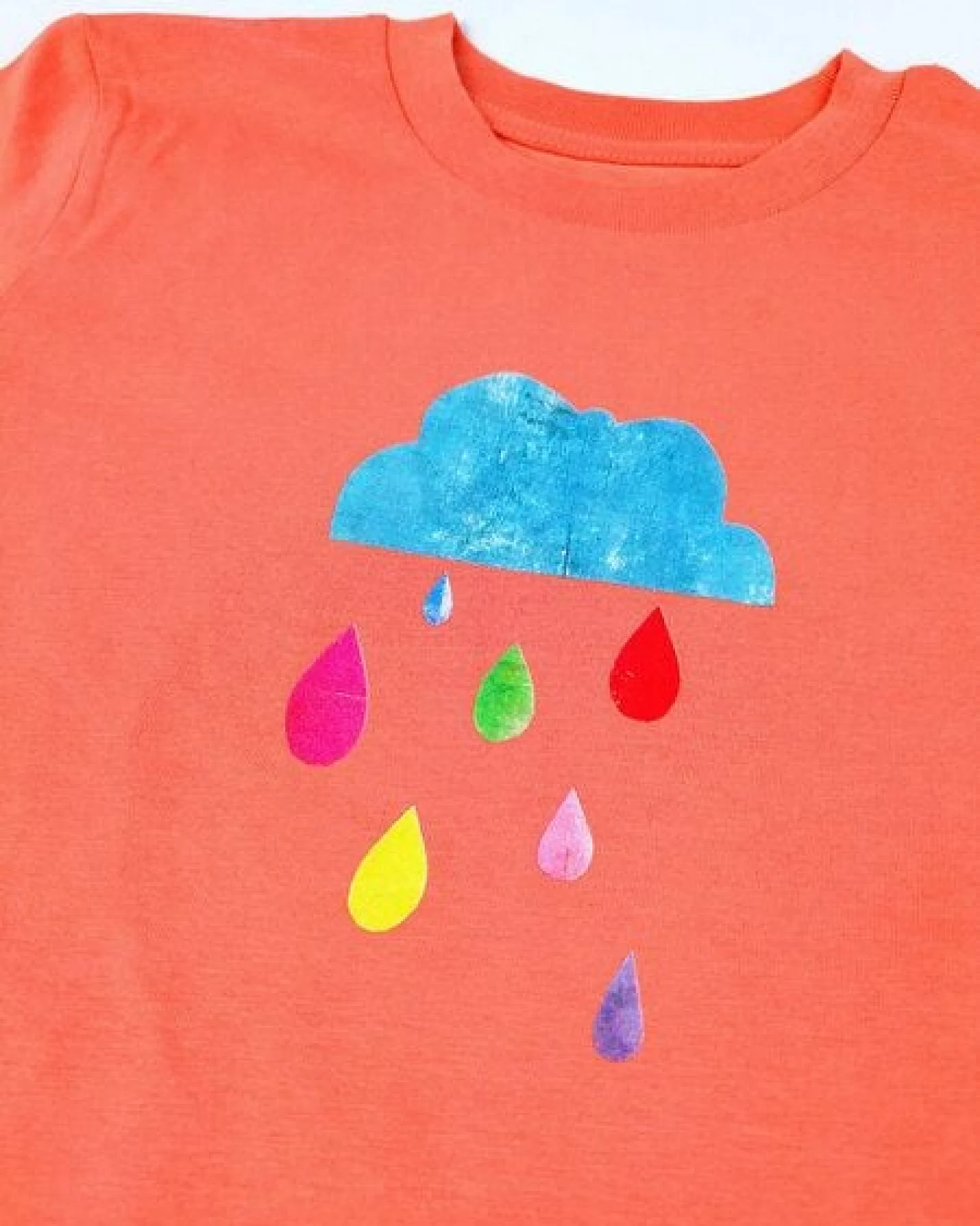 Meladi Kinder Shirt aus Biobaumwolle - Regenwolke auf Orange – Ansicht 4