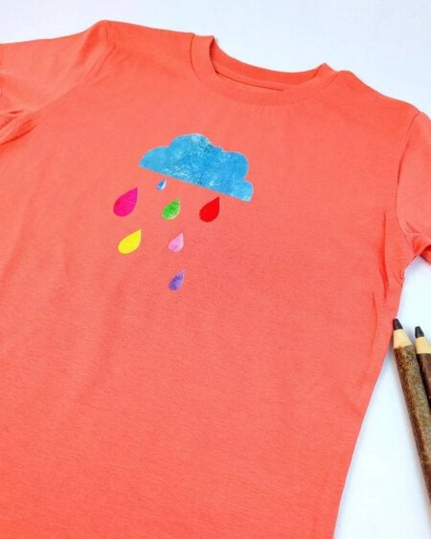 Meladi Kinder Shirt aus Biobaumwolle - Regenwolke auf Orange – Ansicht 2