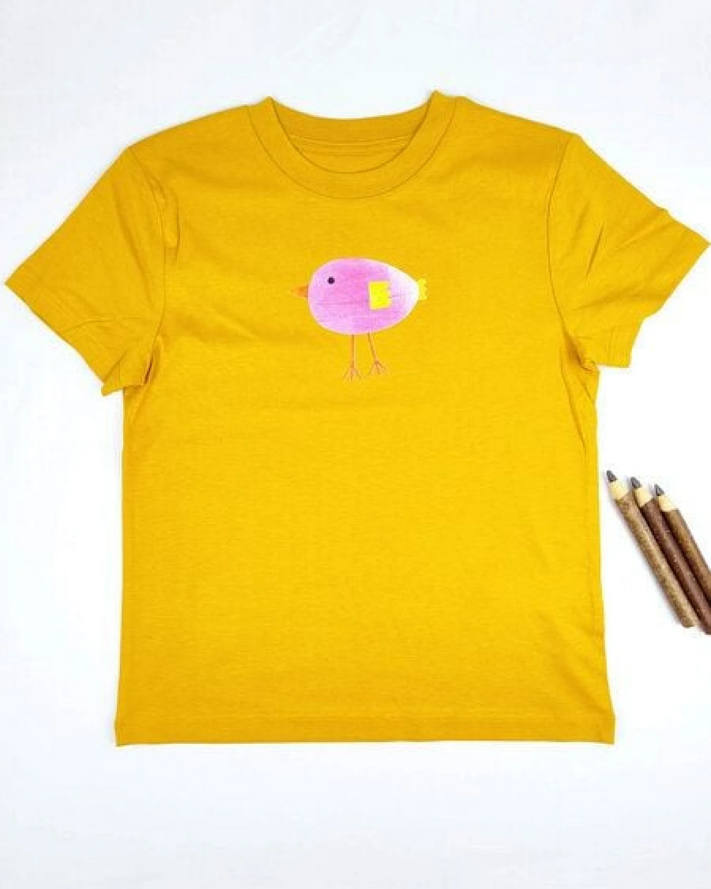 Meladi Kinder Shirt aus Biobaumwolle - Lila Vogel auf Ochre Gelb – Ansicht 2