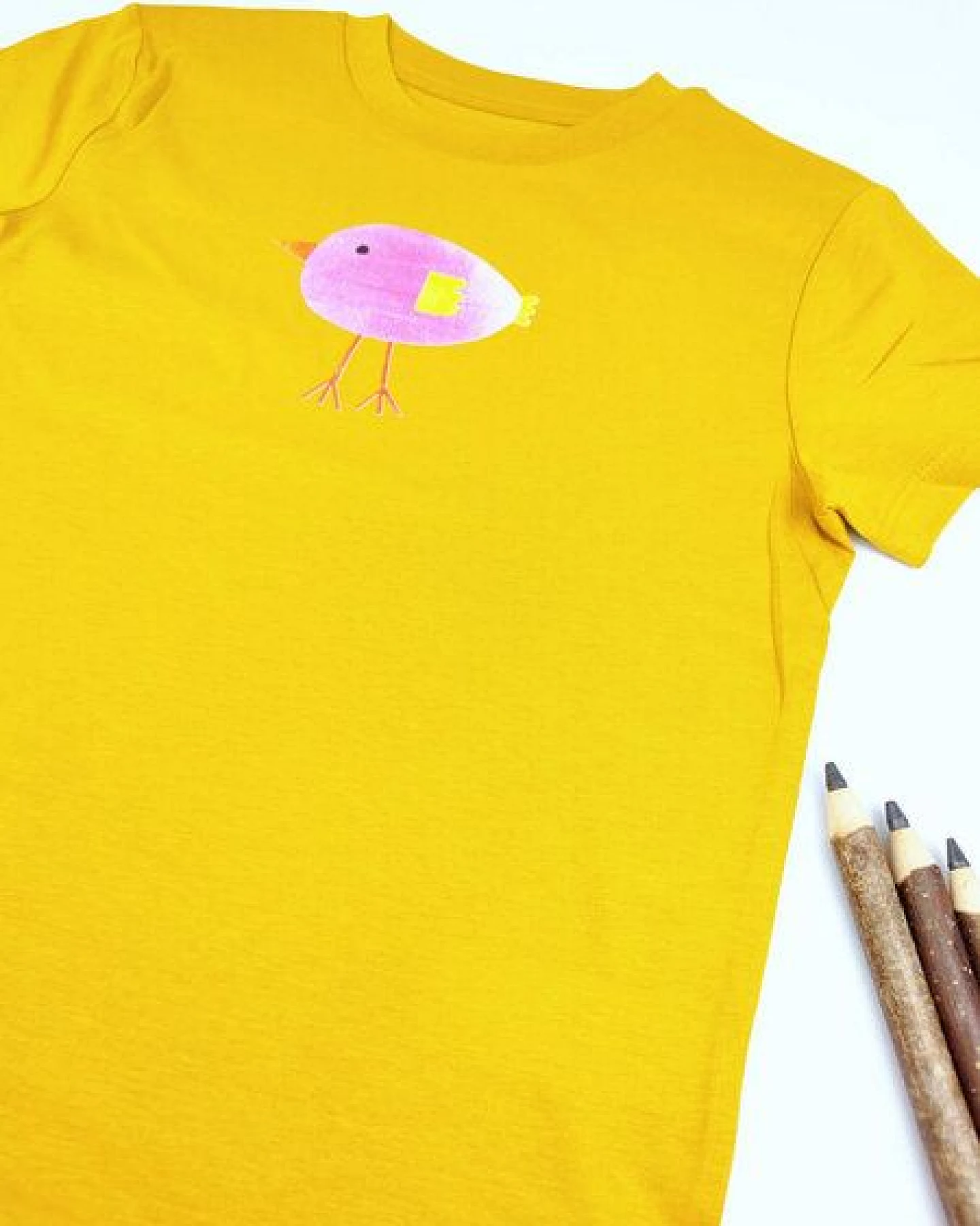 MELAdi Kinder Shirt aus Biobaumwolle - Lila Vogel auf Ocre Gelb – Ansicht 4
