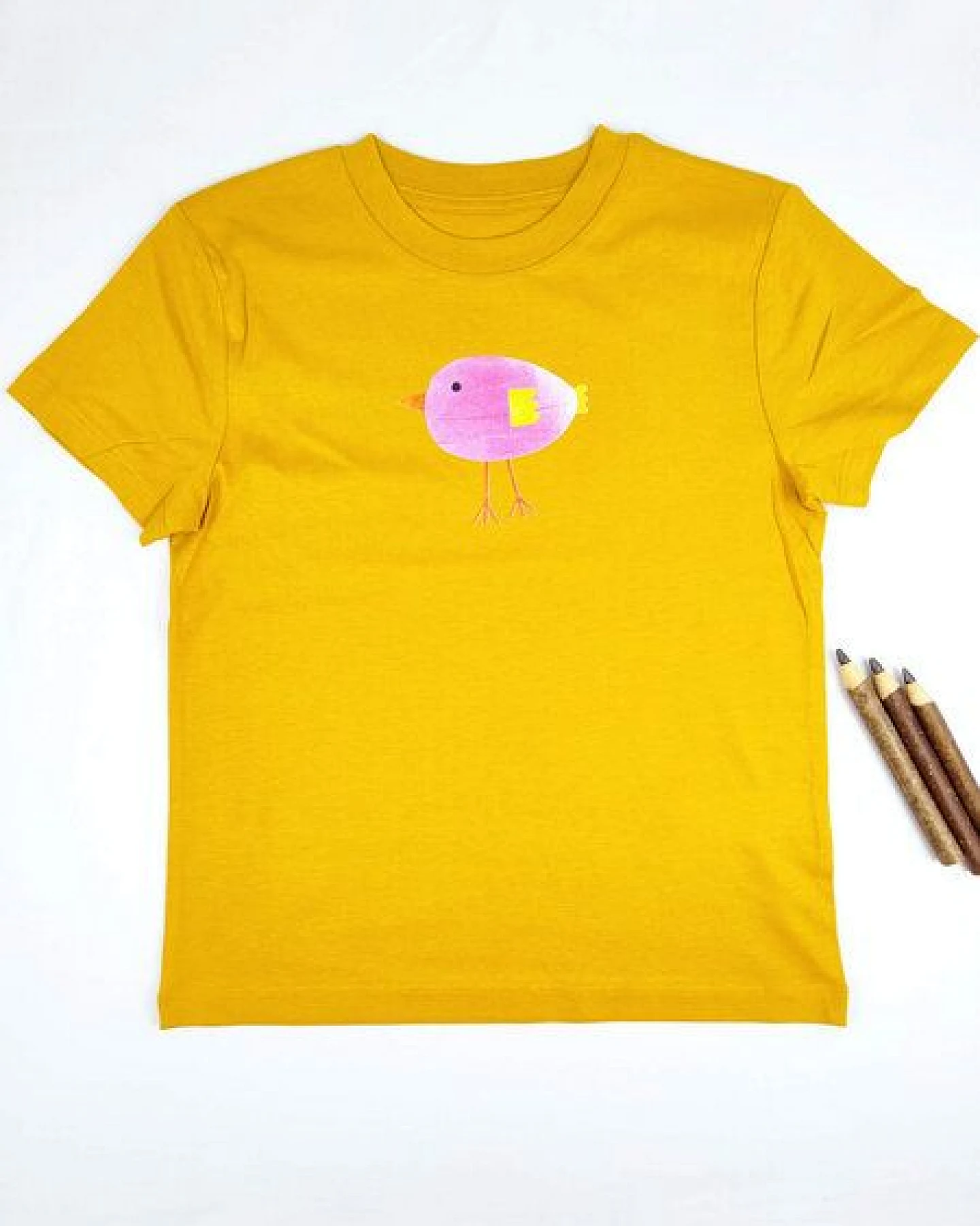 Meladi Kinder Shirt aus Biobaumwolle - Lila Vogel auf Ochre Gelb – Ansicht 2