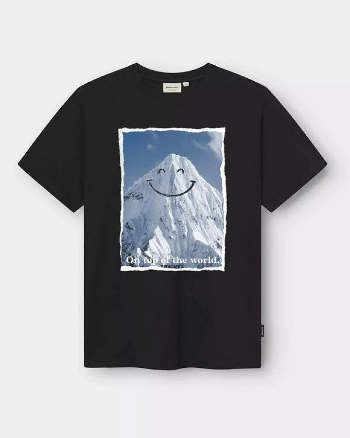 DEDICATED T-Shirt Stockholm "Happy Mountain" - aus Bio-Baumwolle