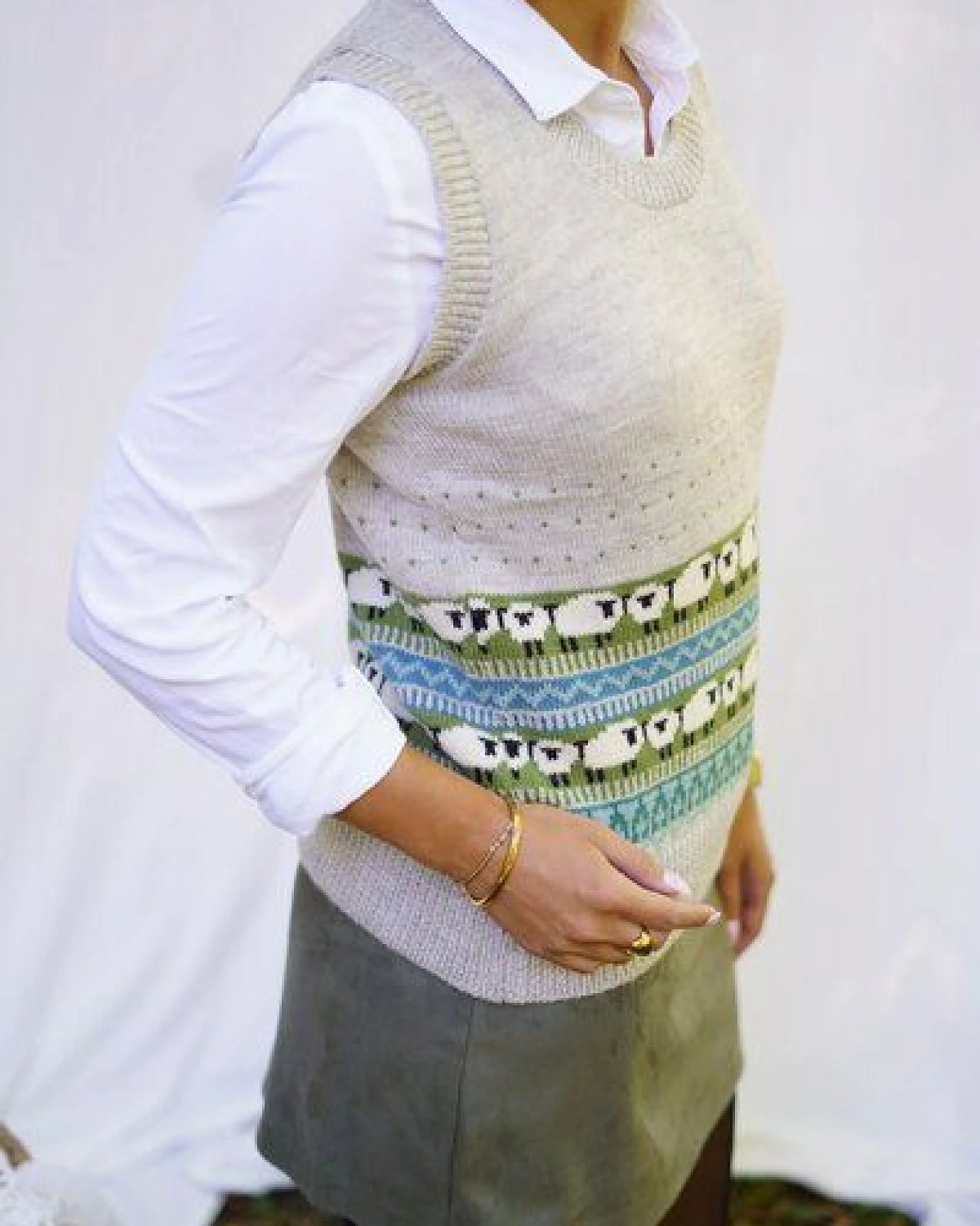 Haus of Namaste Fair Isle Sweater Vest: Hand-Spun 100% Lammwolle – Ansicht 2