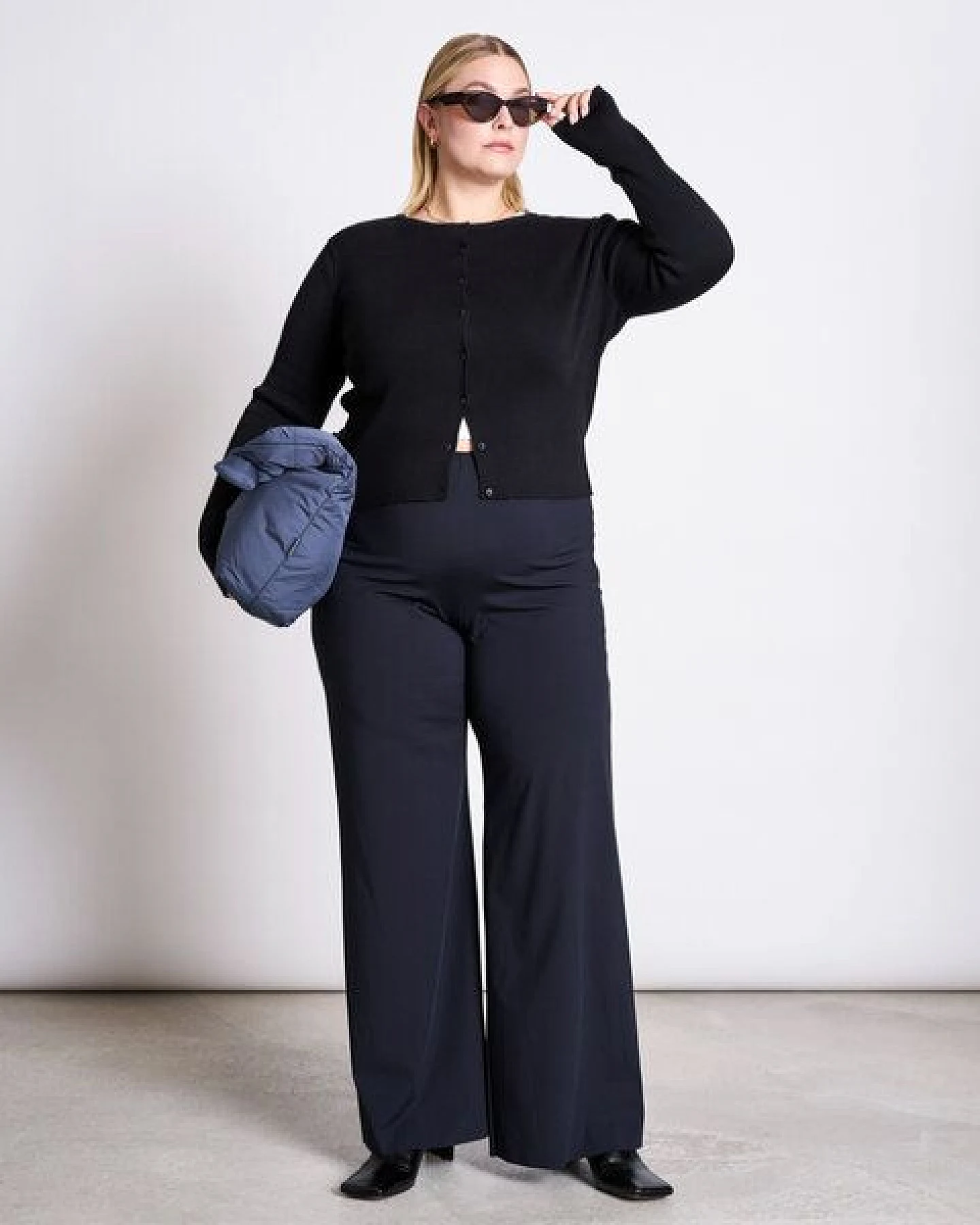 JAN N JUNE Crewneck Cardigan GLIMT – Ansicht 3