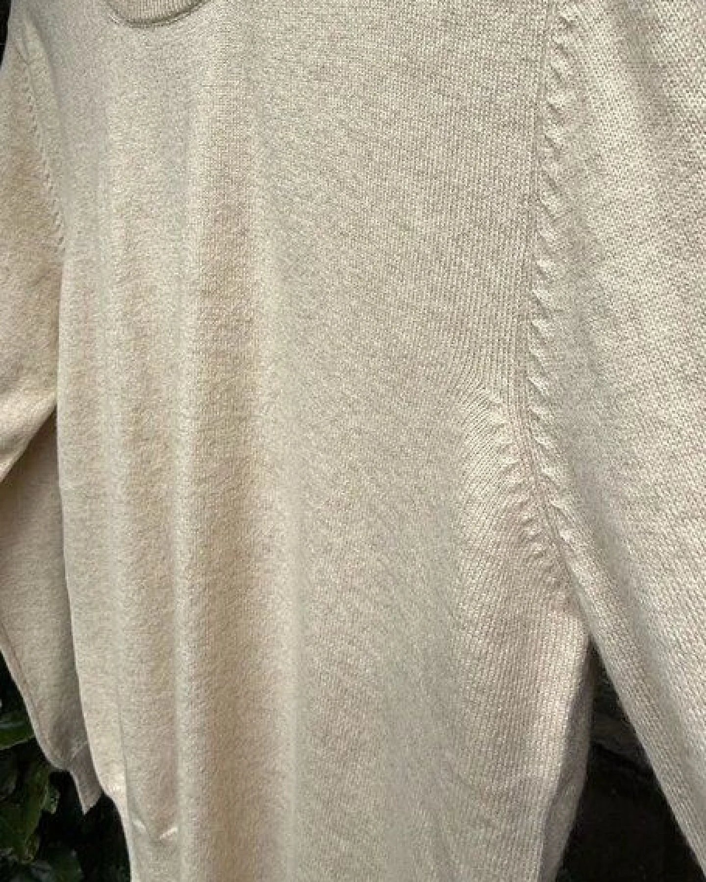 Wooliie Handgefertigter 100% Kaschmirpullover – pflanzlich gefärbt, Unisex – Ansicht 4