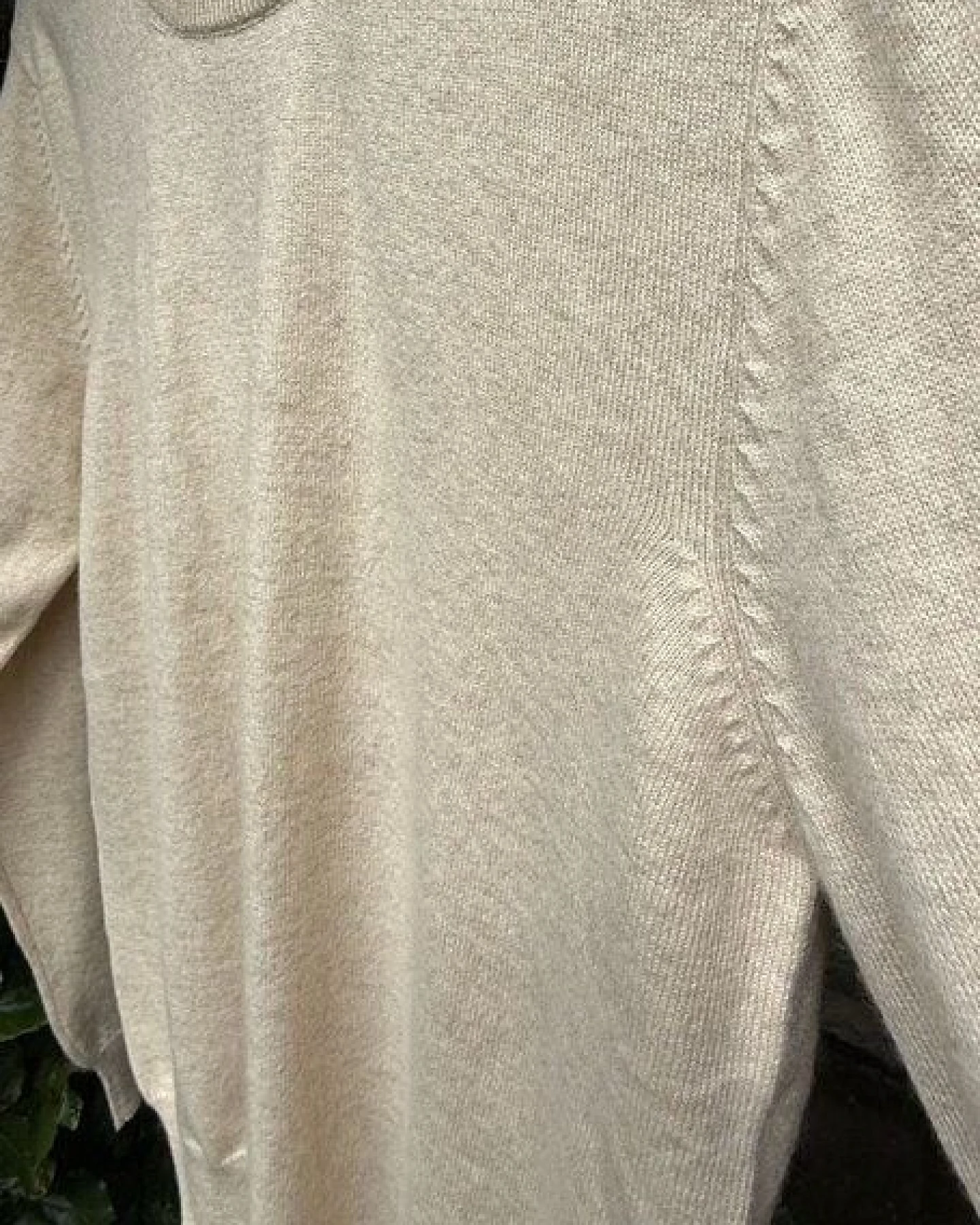 Wooliie Handgefertigter 100% Kaschmirpullover – pflanzlich gefärbt, Unisex – Ansicht 4