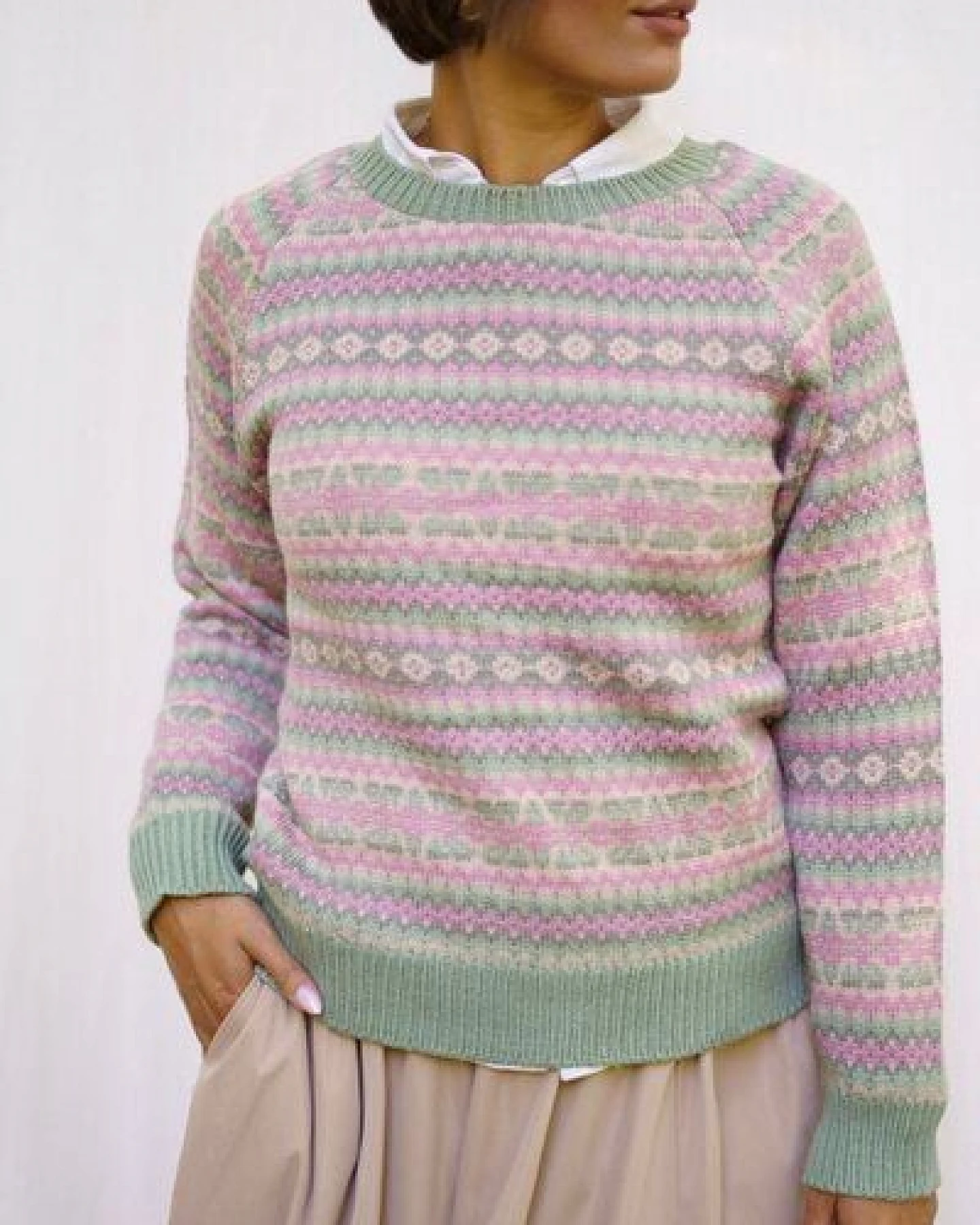 Haus of Namaste Handgemachter Fair Isle Lammwollpullover – Ansicht 2