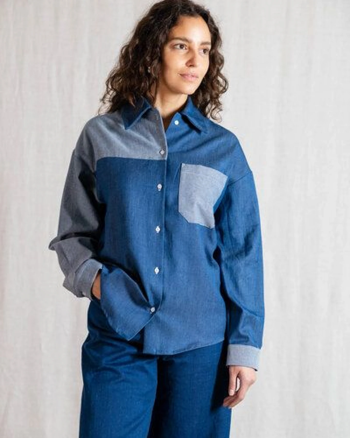 Jyoti - Fair Works Bio-Baumwoll Shirt Ashrit – Ansicht 2
