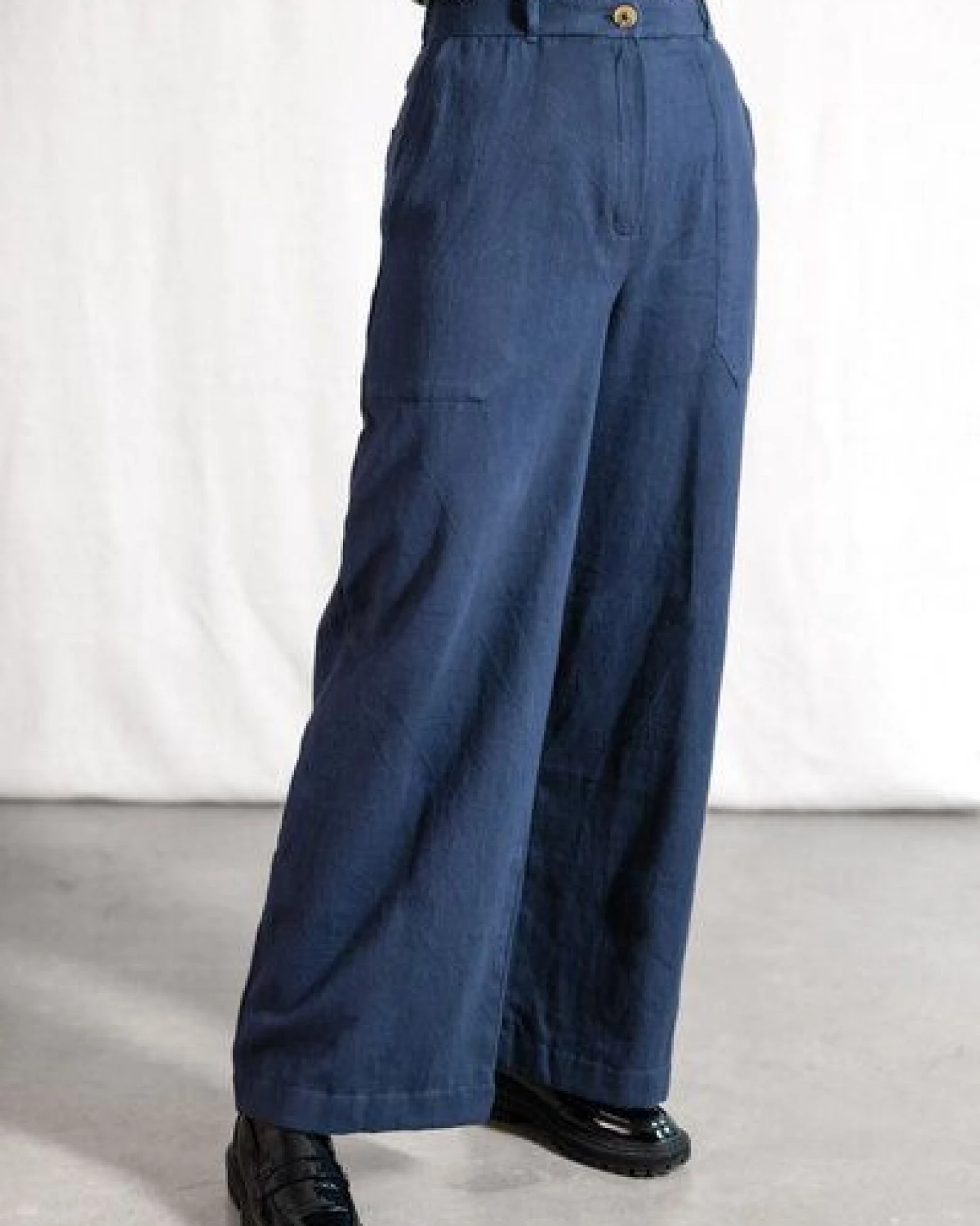 Jyoti - Fair Works Bio-Baumwollflanell Hose Santosh – Ansicht 3