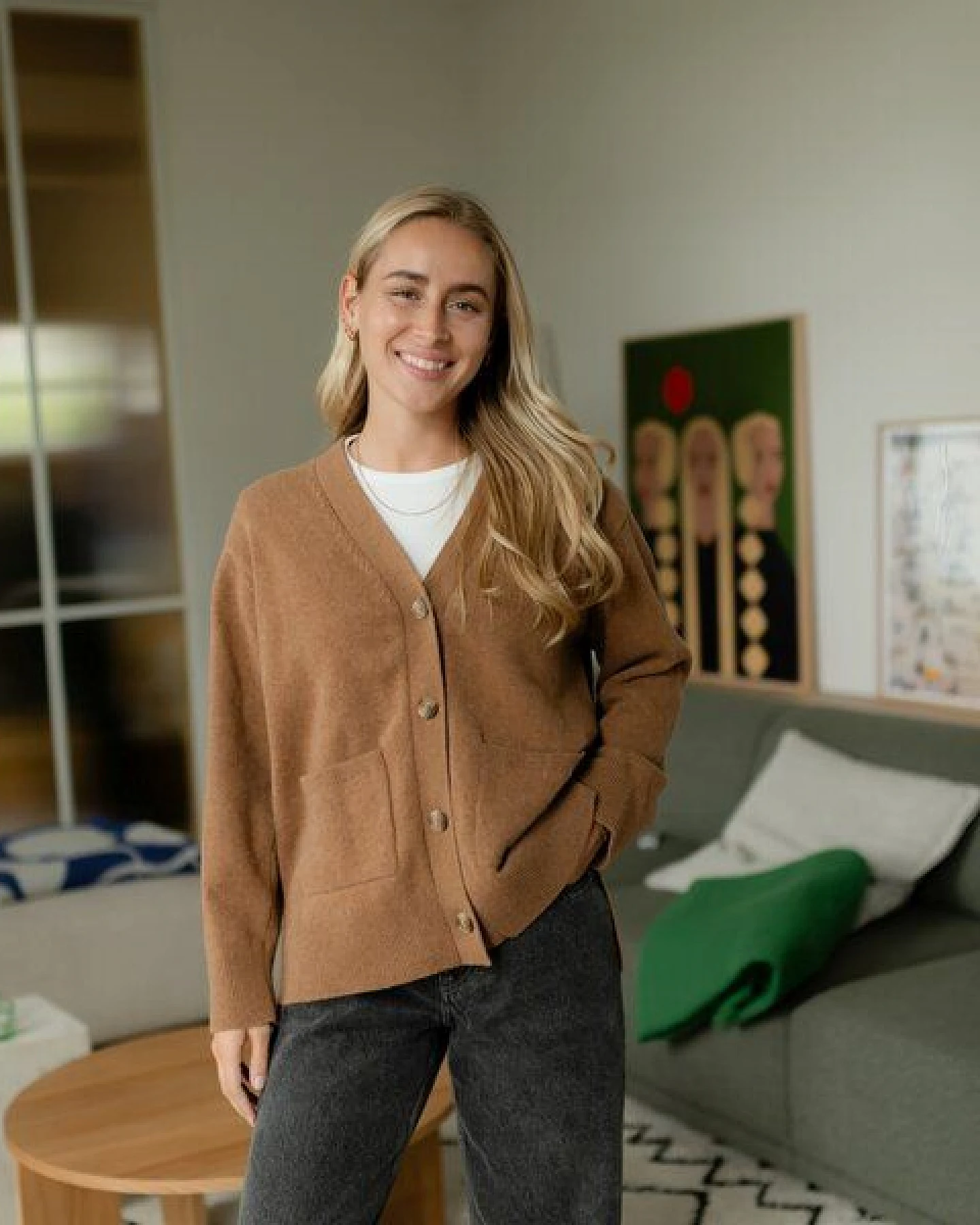 NORDLICHT Cardigan Milla mit V-Ausschnitt aus 100% recycelter Wolle – Ansicht 3