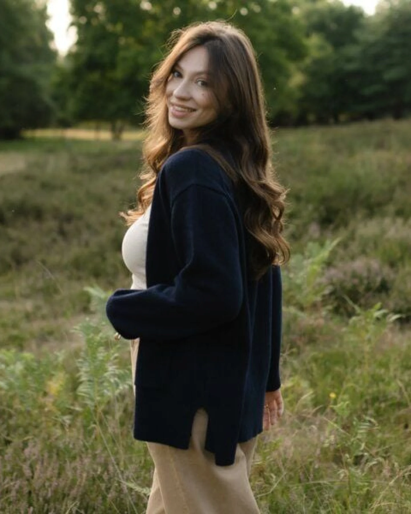 NORDLICHT Cardigan Milla mit V-Ausschnitt aus 100% recycelter Wolle – Ansicht 4