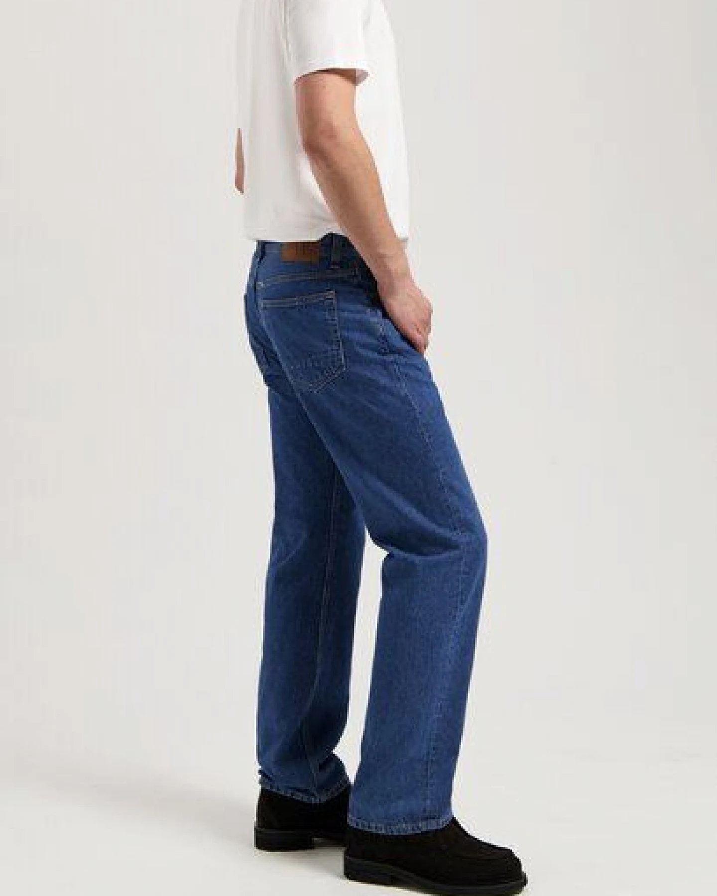 MUD Jeans Herren Jeans Loose Fit "Alex - Medium Stone" – Ansicht 2