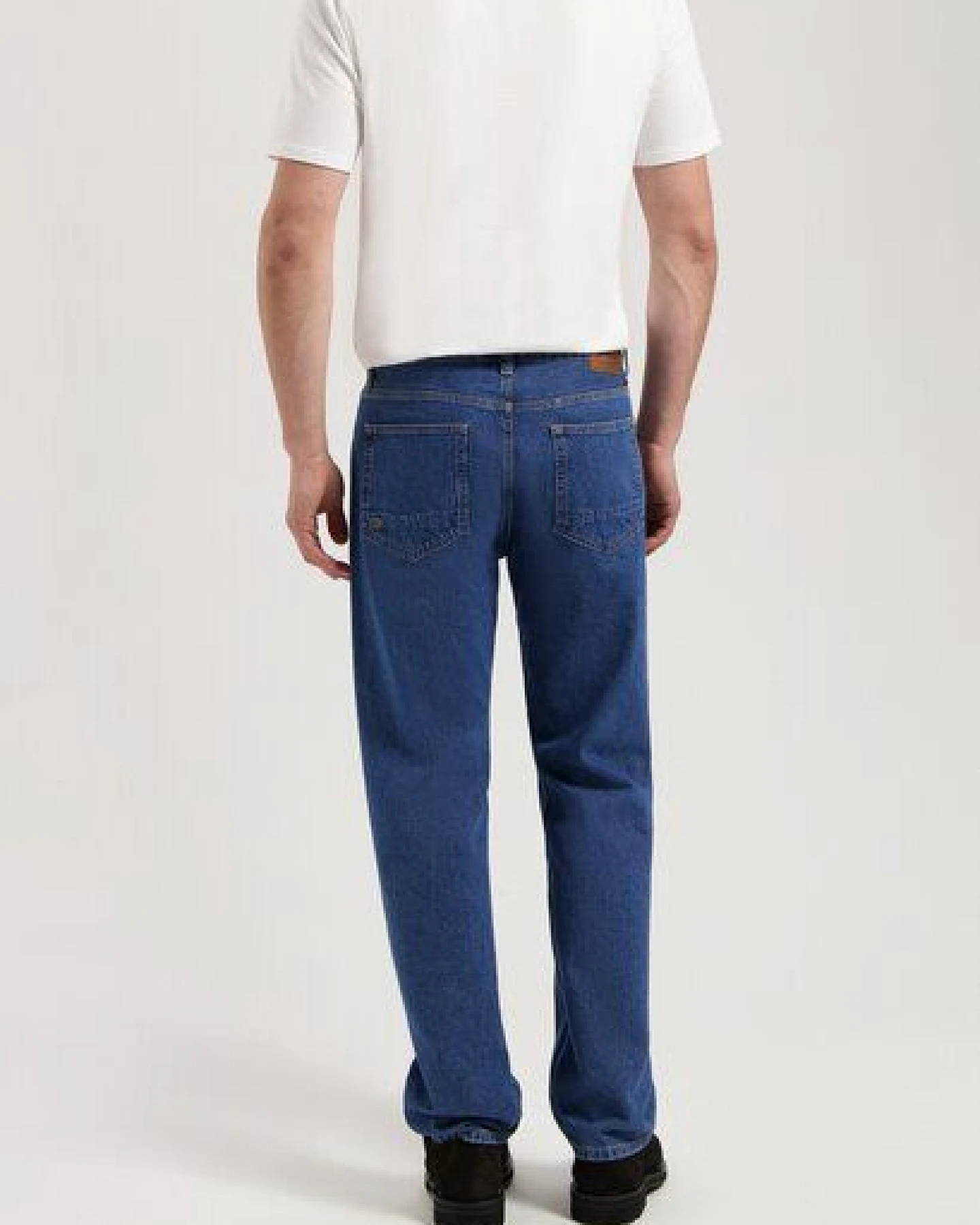 MUD Jeans Herren Jeans Loose Fit "Alex - Medium Stone" – Ansicht 3