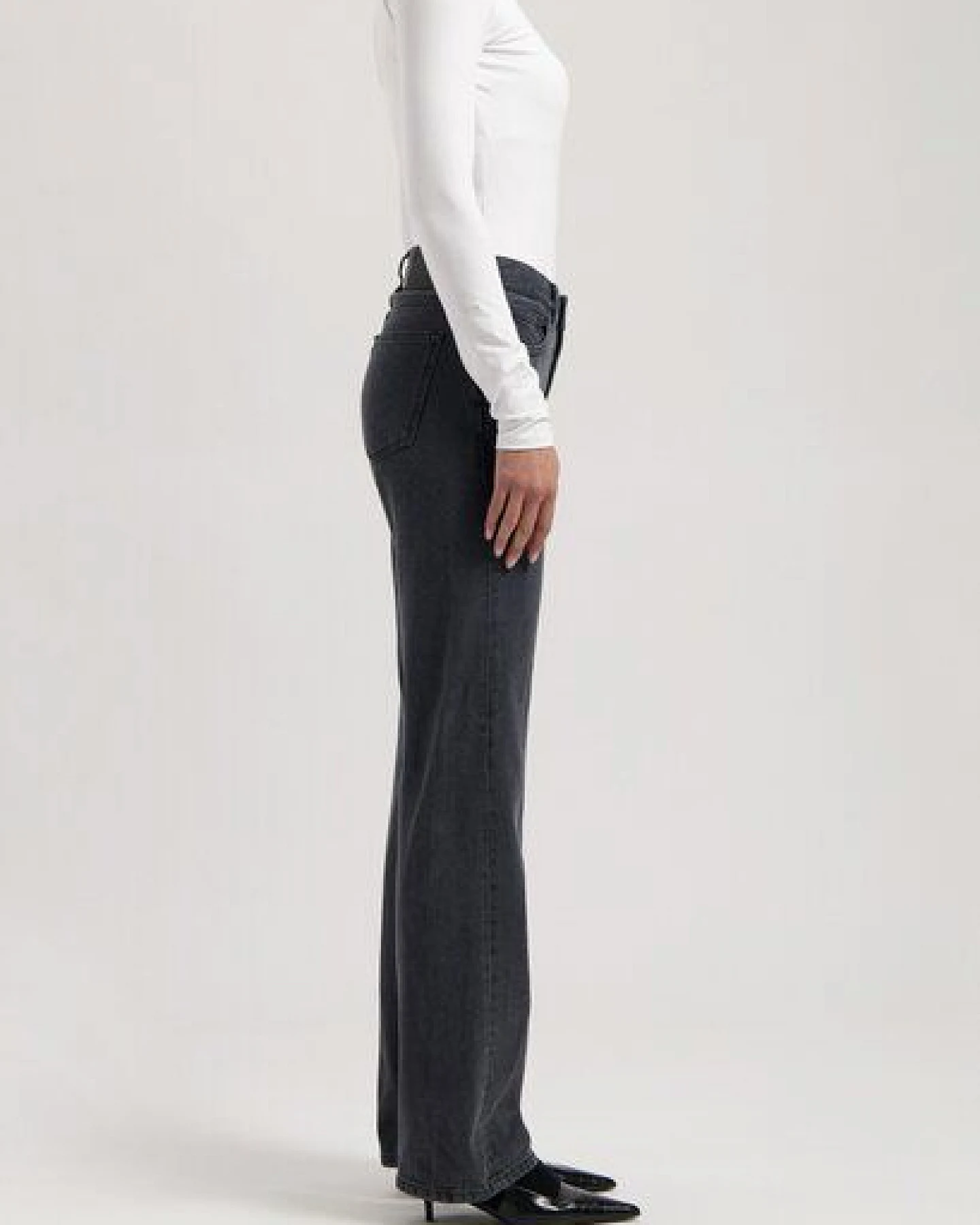MUD Jeans Damen Jeans Loose Fit "Jamie - Used Black" – Ansicht 2