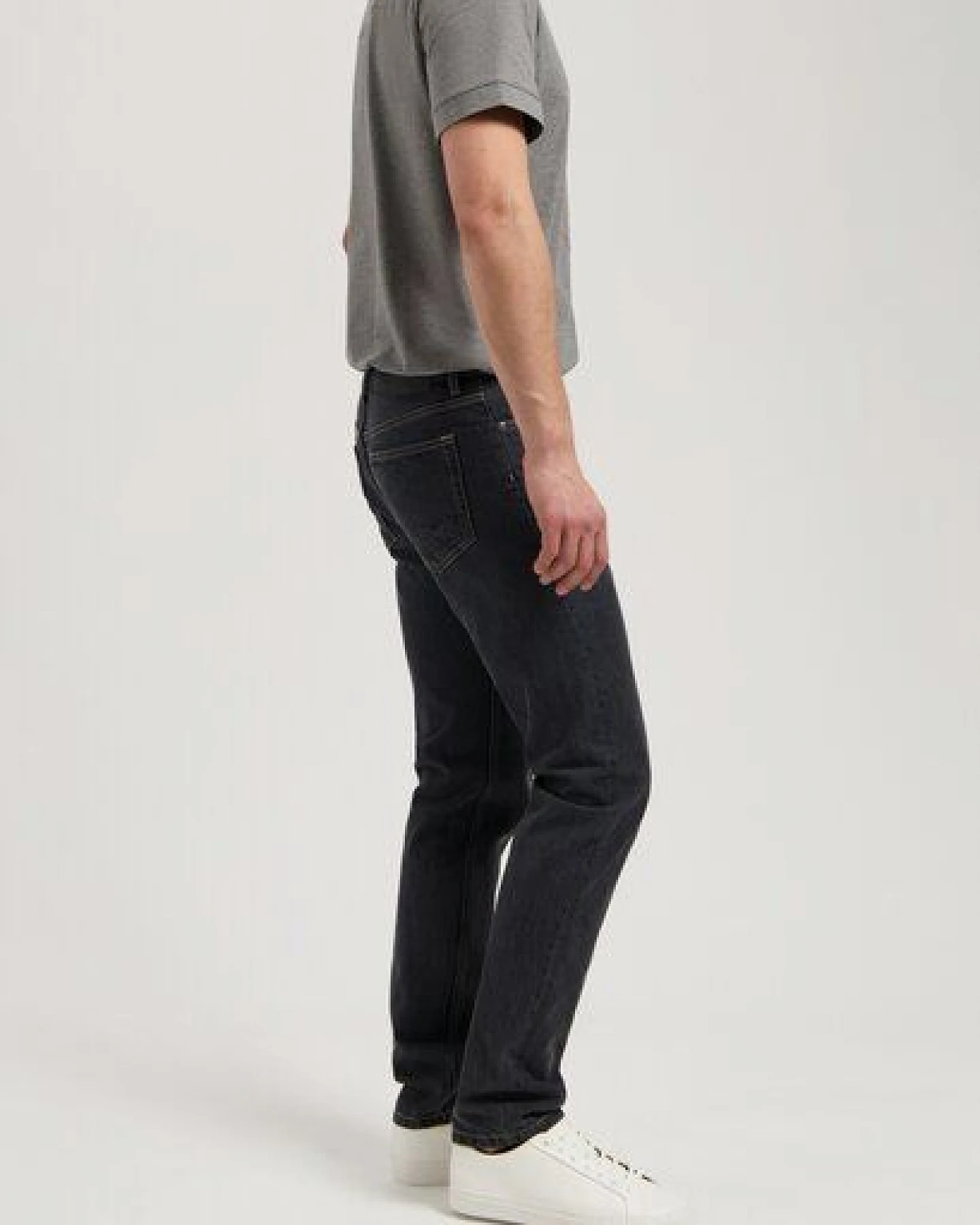 MUD Jeans Herren Jeans Straight Leg "John - Medium Black" – Ansicht 2