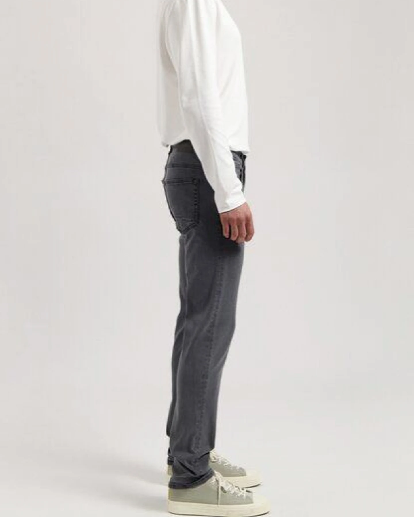 MUD Jeans Herren Jeans Tapered "Dunn - 03 Grey" – Ansicht 2