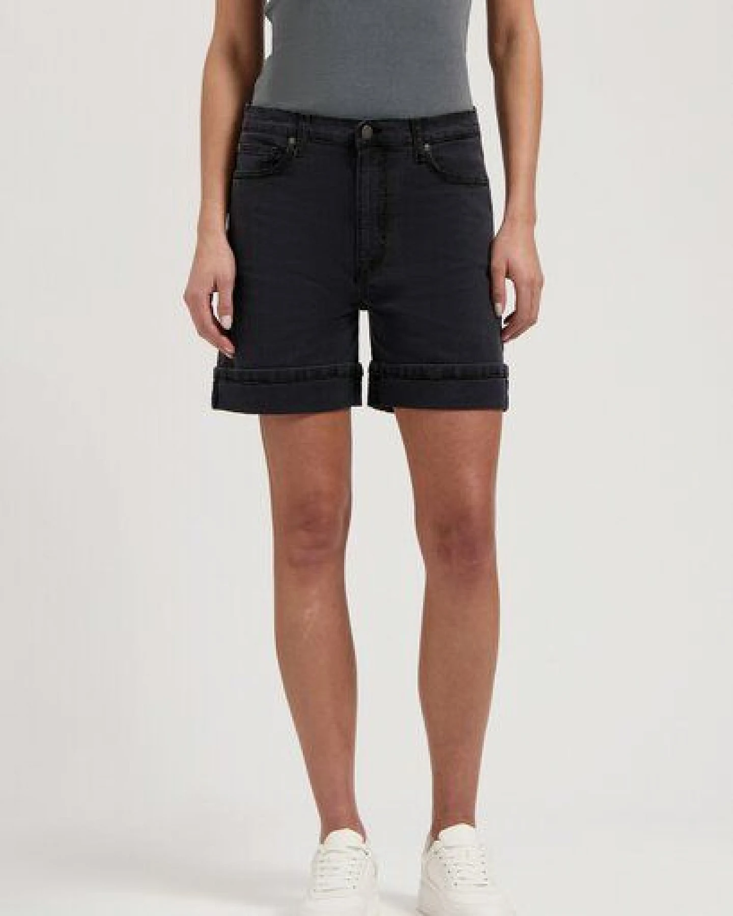 MUD Jeans Damen Shorts "Luna - Black Vintage" – Ansicht 4