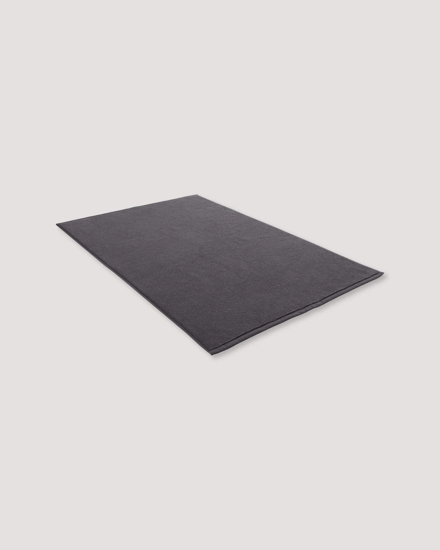 hessnatur Frottier Badematte aus Bio-Baumwolle - grau - Größe 50x80 cm – Ansicht 2