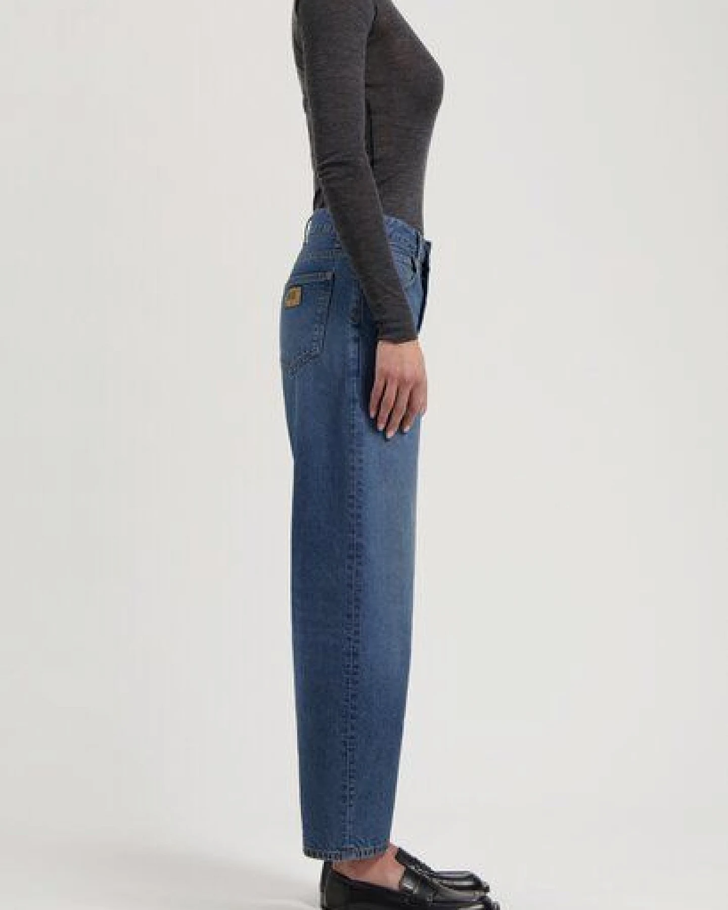 MUD Jeans Damen Jeans Barrel Fit "Brooke - Rustic Blue" – Ansicht 2