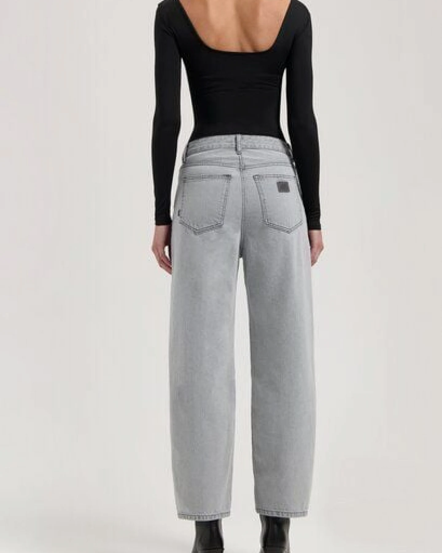 MUD Jeans Damen Jeans Barrel Fit "Brooke - Light Grey" – Ansicht 3
