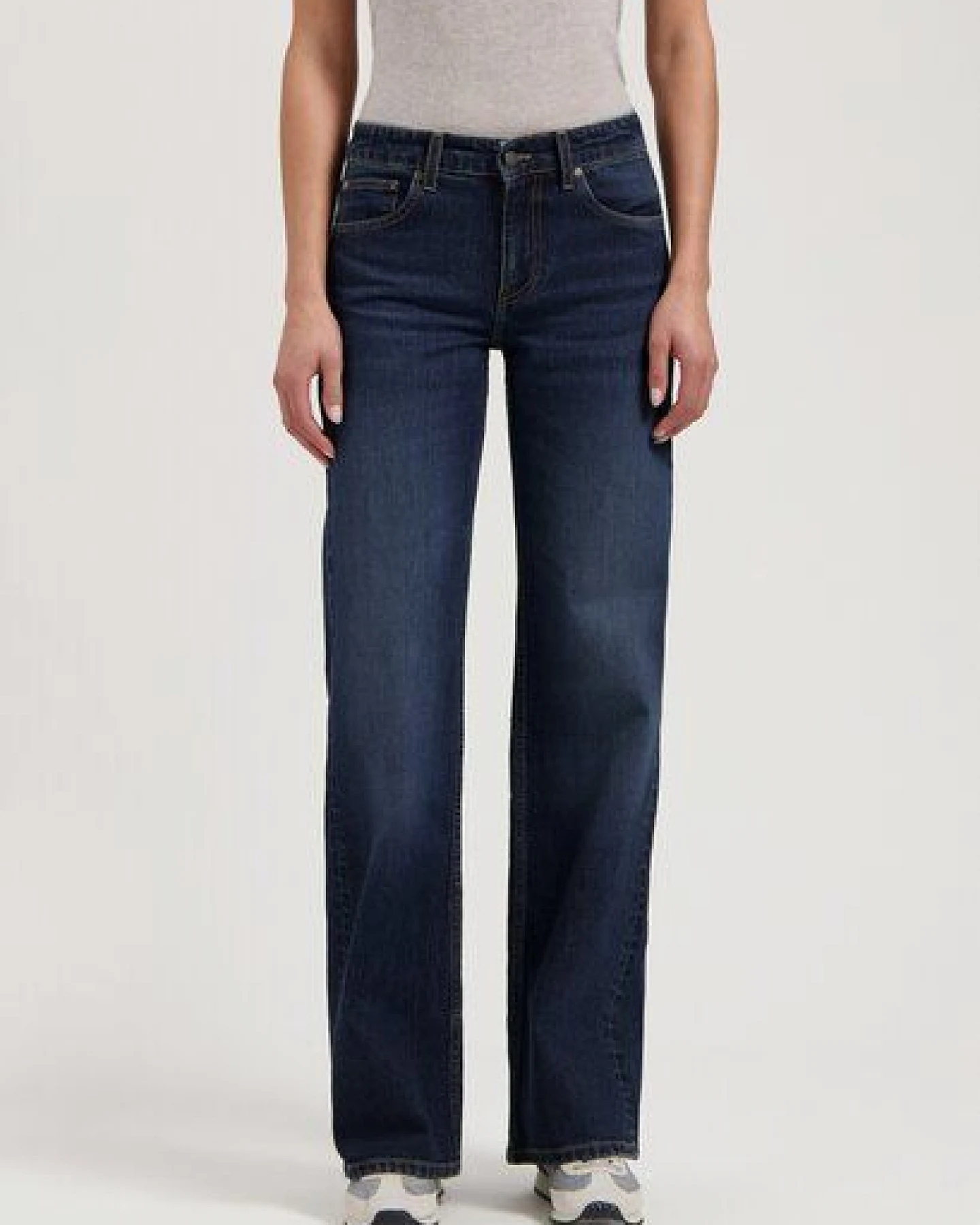 MUD Jeans Damen Jeans Loose Fit "Cleo - Rustic Blue" – Ansicht 4