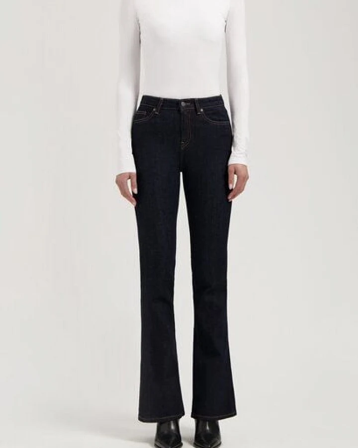 MUD Jeans Damen Jeans Flared "Isy - Strong Blue"