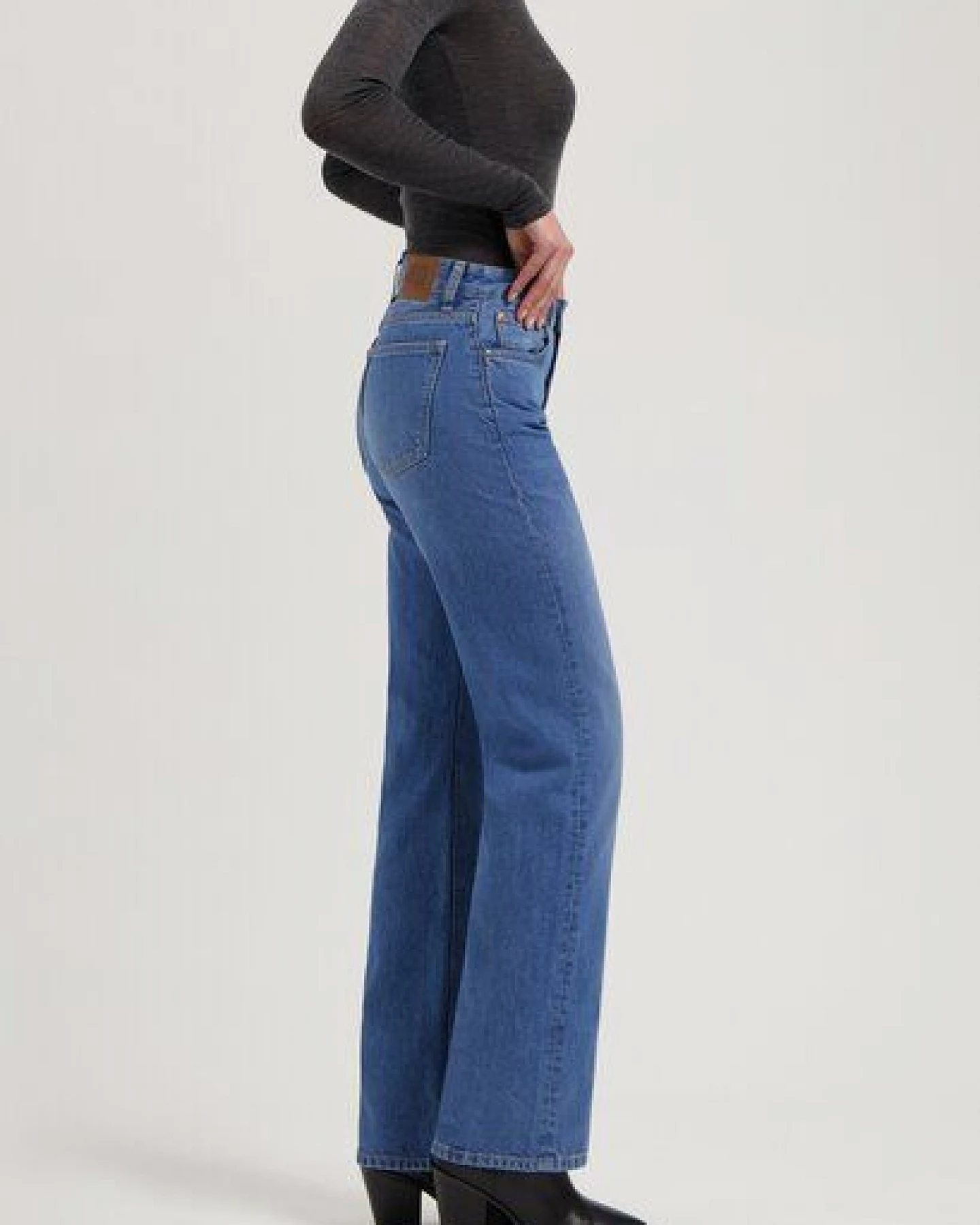 MUD Jeans Damen Jeans Loose Fit "Jamie - Fresh Fade" – Ansicht 2