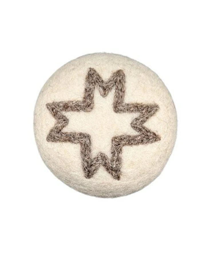 Wooliie Handgefertigter Ball aus 100 % naturbelassener Schurwolle – Gunelve