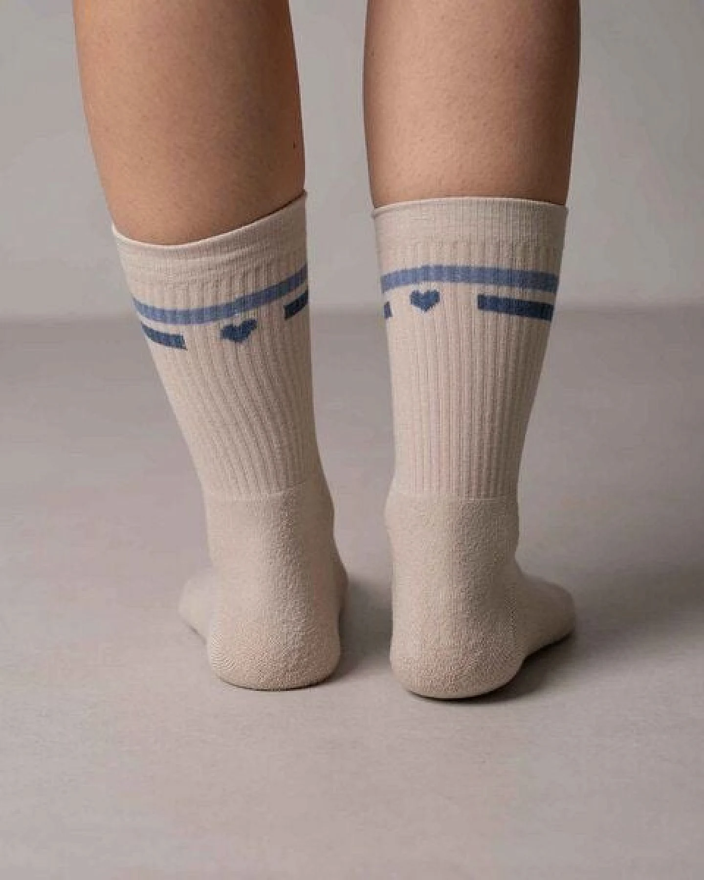 Vresh Clothing Vresh Verliebt - Tennis Socken aus Biobaumwoll-Mix – Ansicht 3
