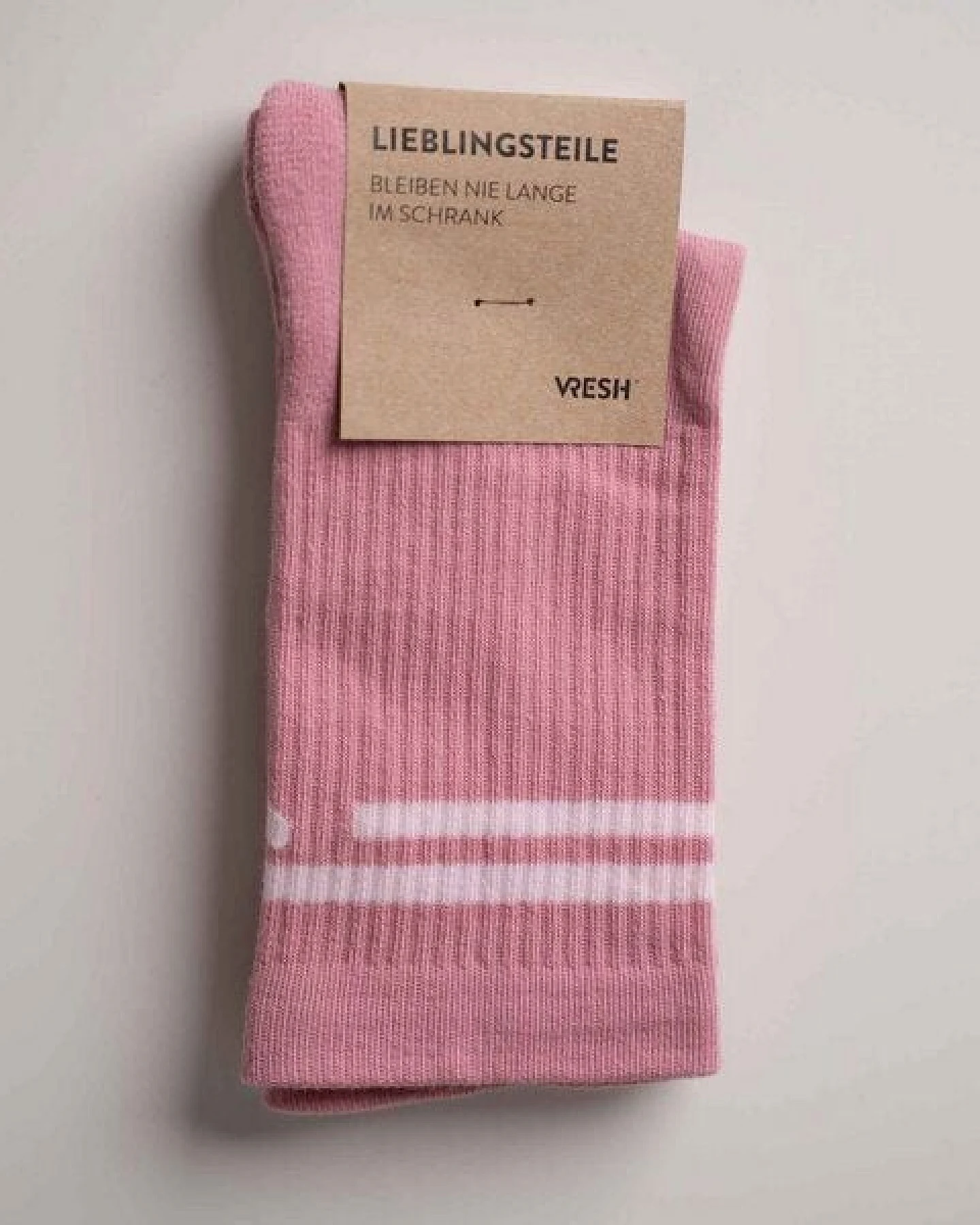 Vresh Clothing Vresh Verliebt - Tennis Socken aus Biobaumwoll-Mix – Ansicht 4