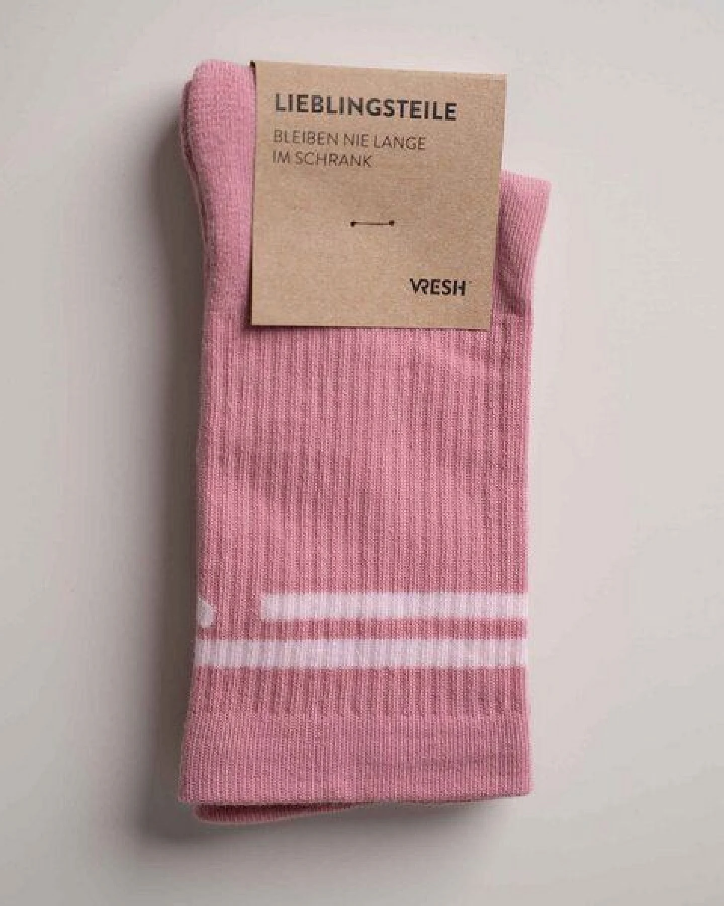 Vresh Clothing Vresh Verliebt - Tennis Socken aus Biobaumwoll-Mix – Ansicht 4
