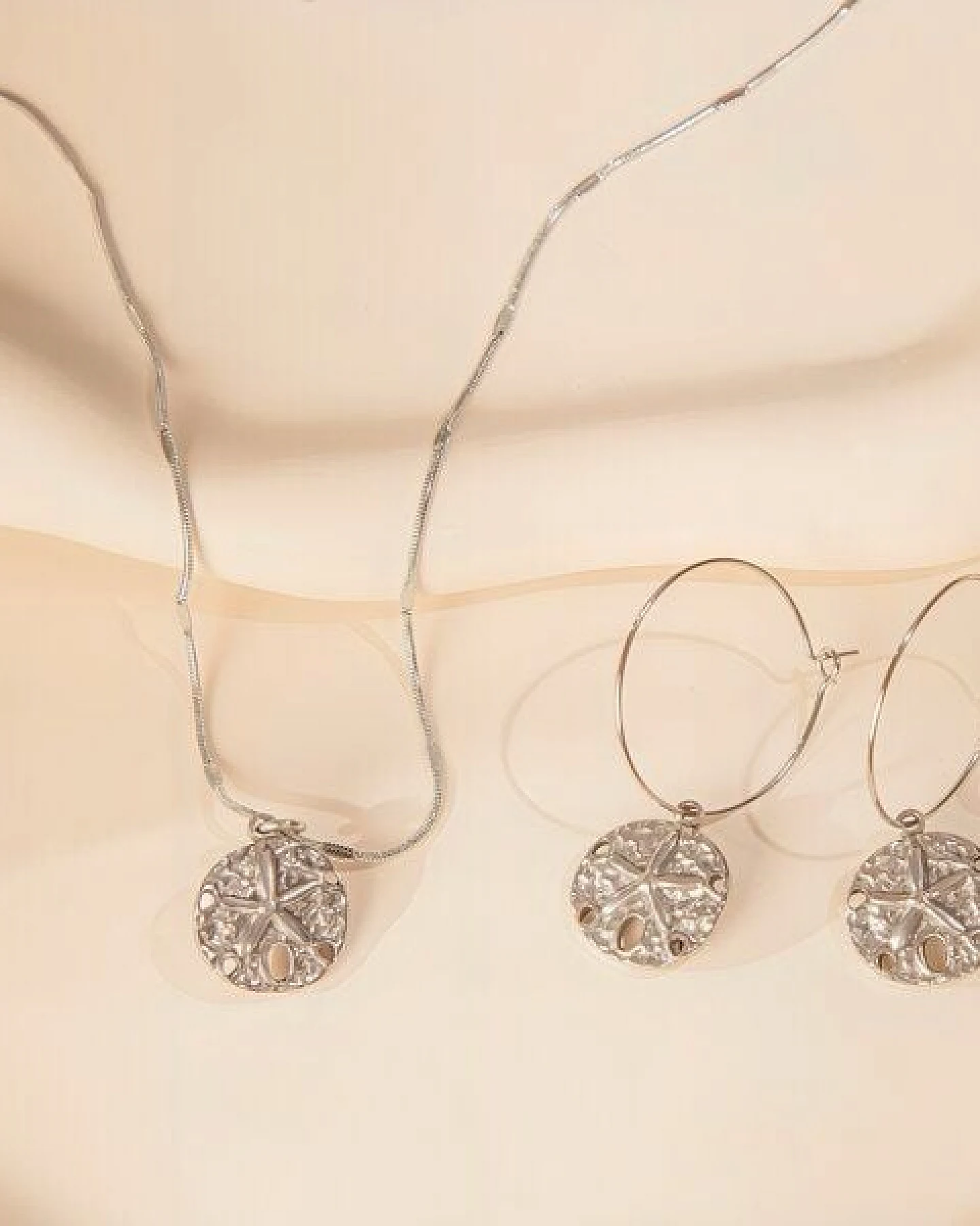 ELEKTROPULLI Superfeine zeitlose Kette 1mm schmal mit Anhänger, Set mit Ohrringen – Ansicht 3