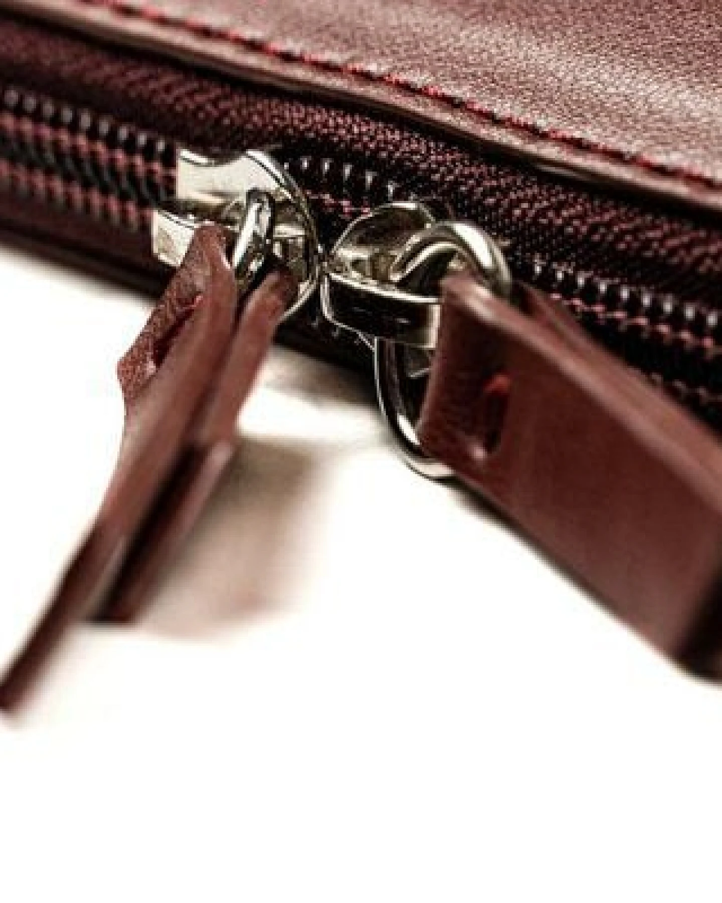 GREVIRO Tablet Tasche aus Kaktusleder (vegan) - für iPad, Surface & Galaxy Modelle – Ansicht 4