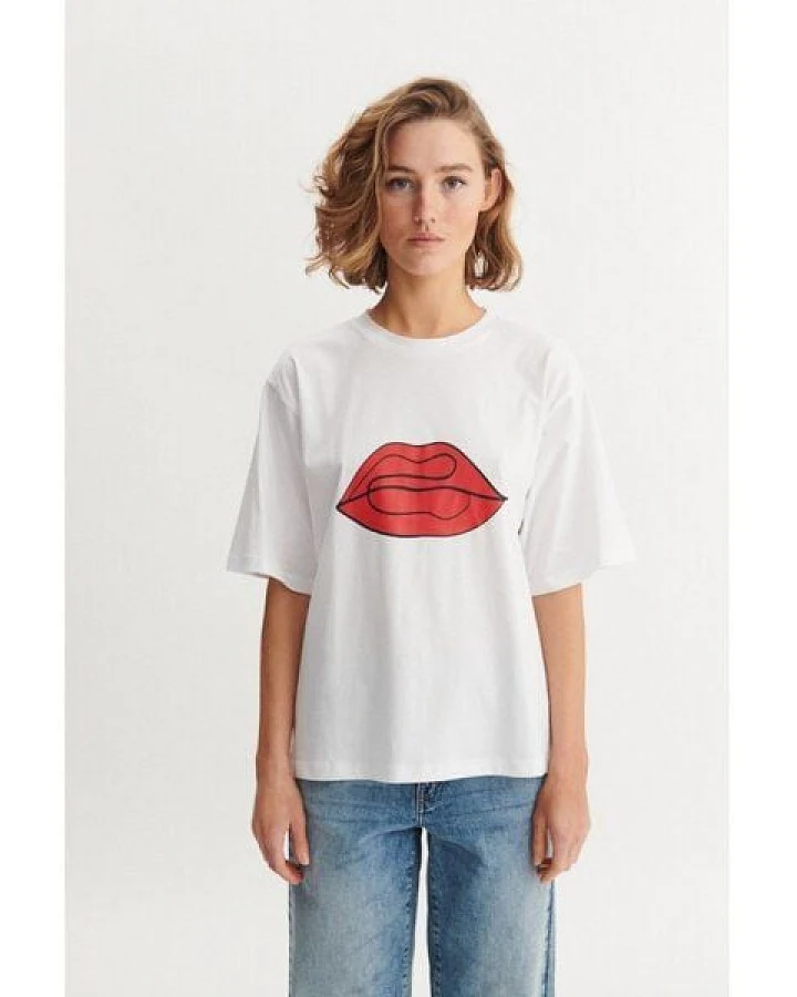 Weiß (Bright) White (Red) Lip