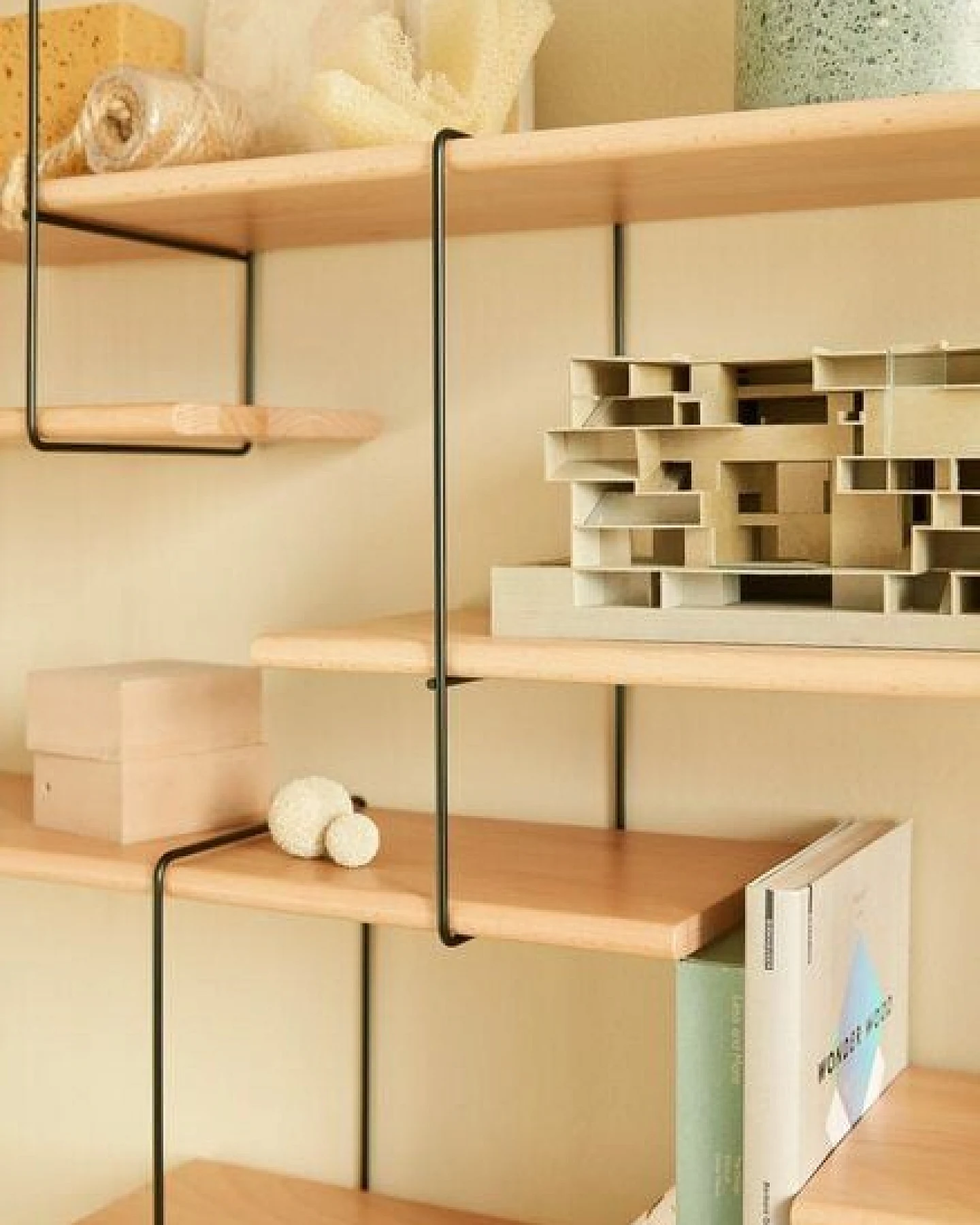 Hausen Wandregal LINK Trio shelf beech / black – Ansicht 4