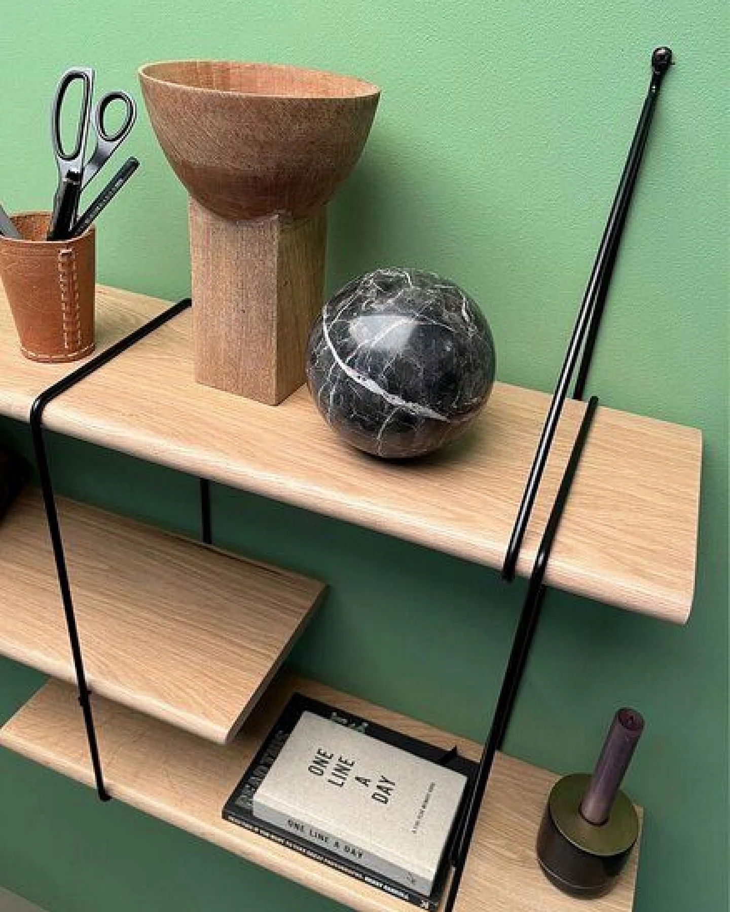 Hausen Wandregal SHRINK shelf oak / black – Ansicht 3