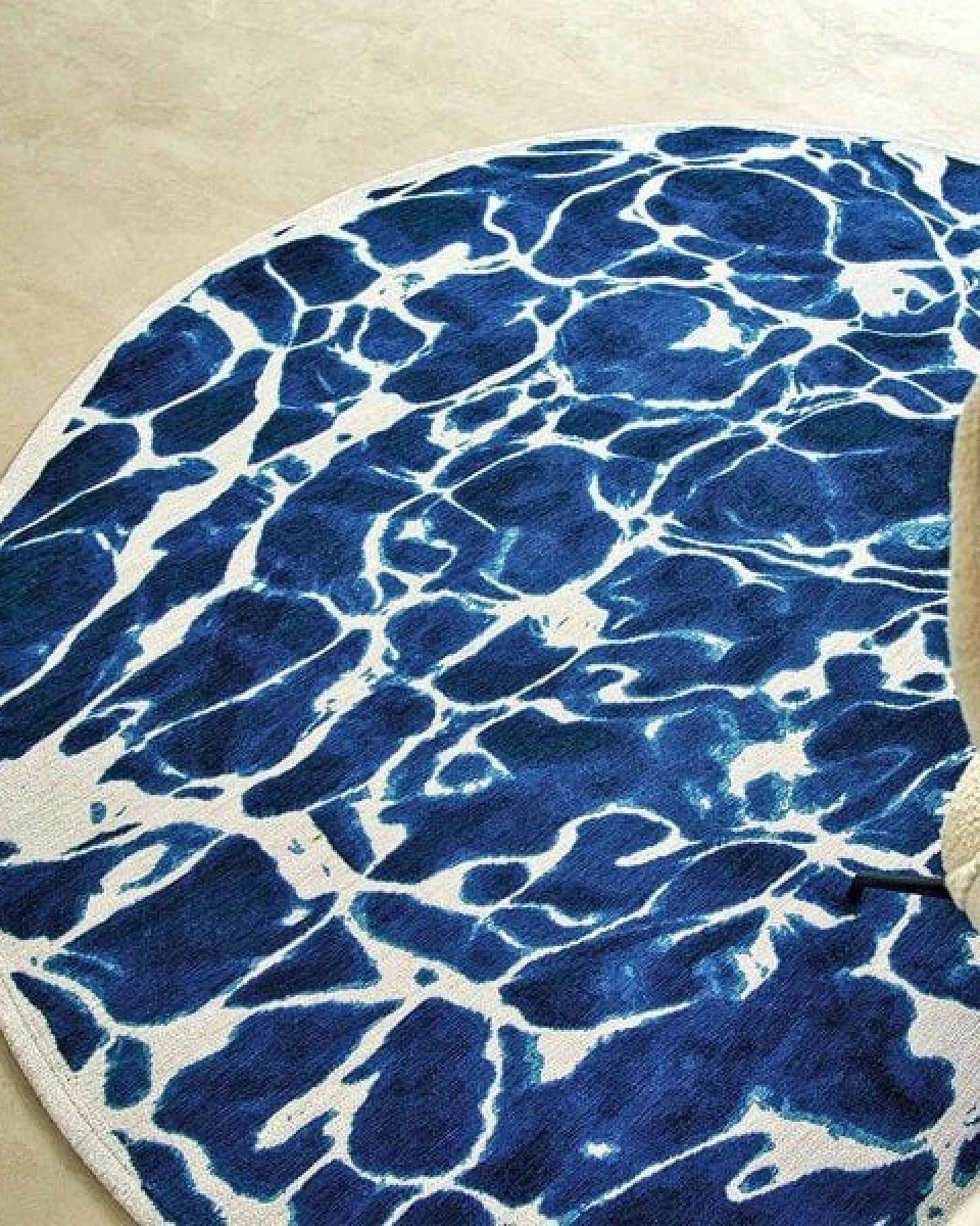 Louis De Poortere Teppich MEDITATION SWIM – Ansicht 3