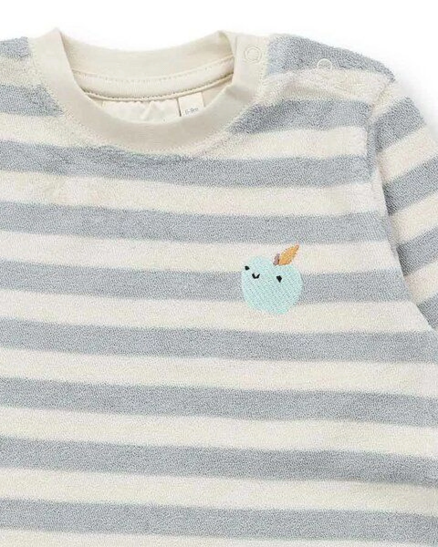 sense-organics Baby Strampler geringelt , Modell VIKTOR – Ansicht 2