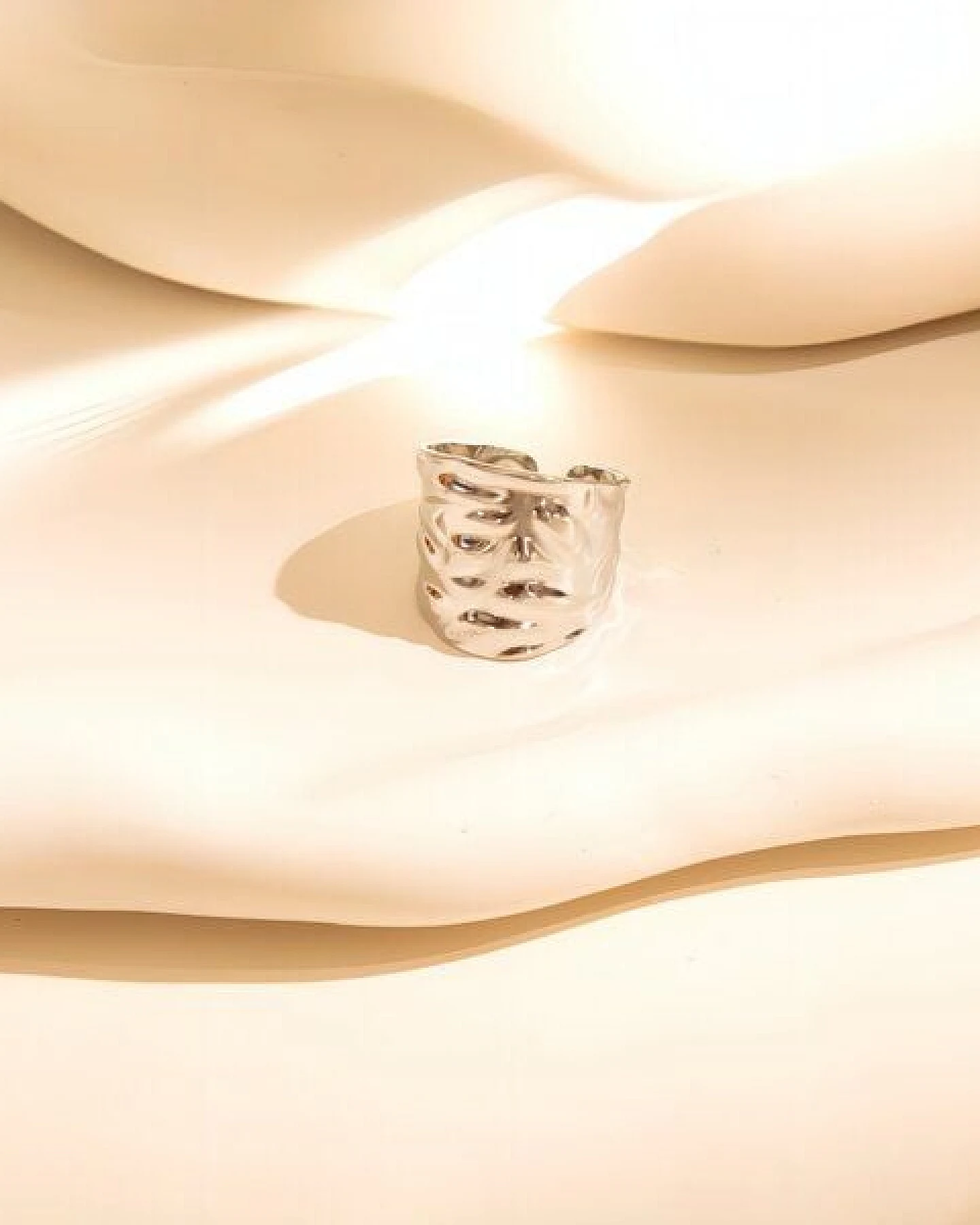 ELEKTROPULLI Größenverstellbarer SWING STRUCTURE Ring, 2 cm breit – Ansicht 2