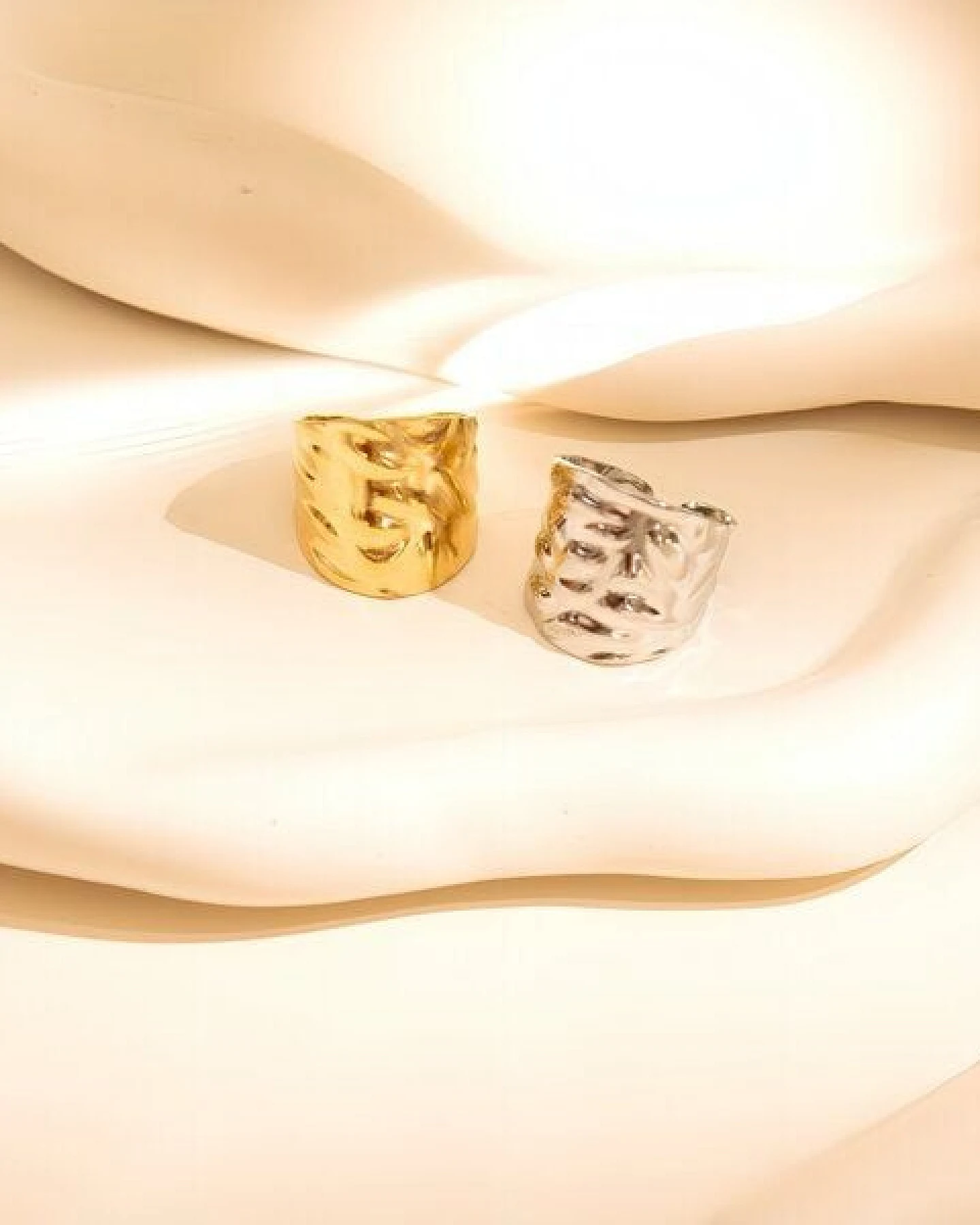 ELEKTROPULLI Größenverstellbarer SWING STRUCTURE Ring, 2 cm breit – Ansicht 3
